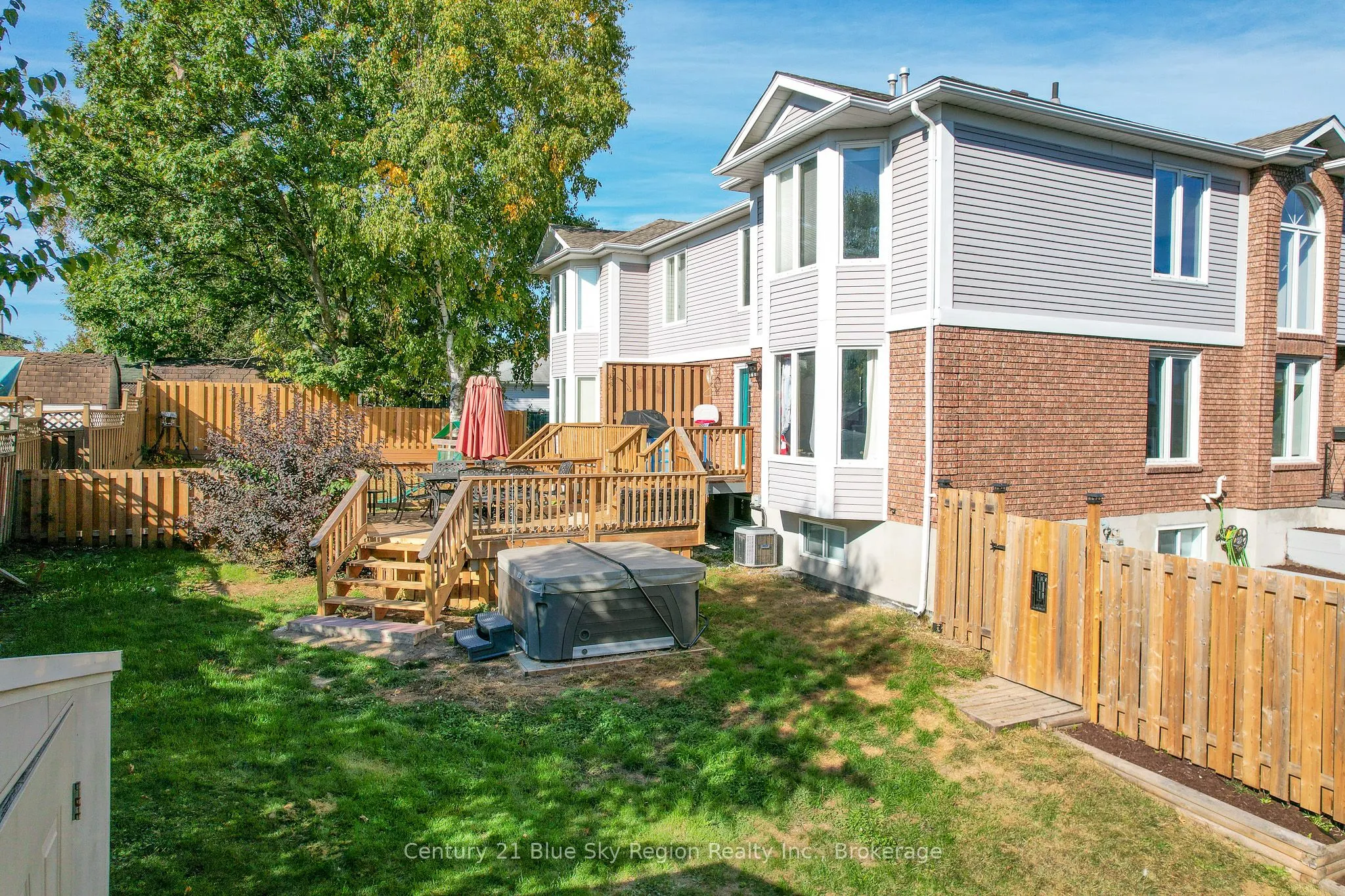 166 Cloverbrae Crescent