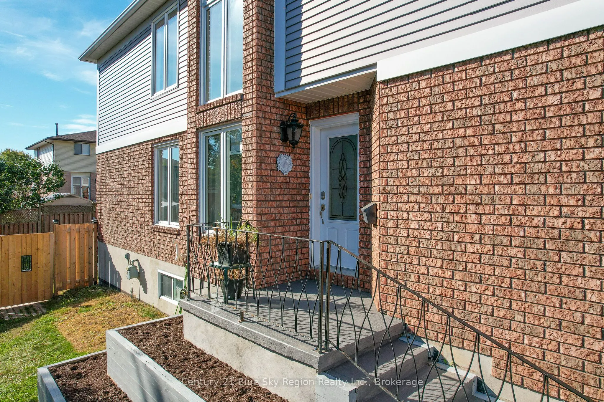 166 Cloverbrae Crescent