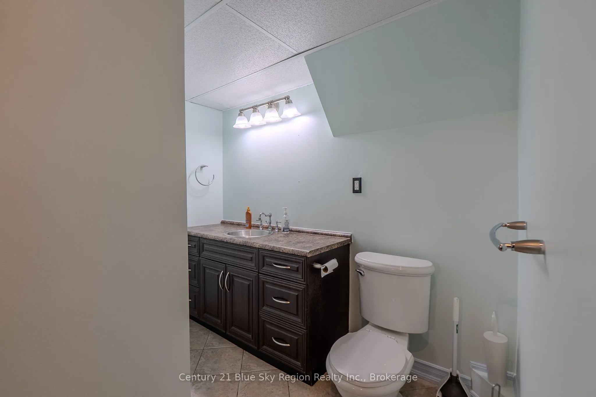 166 Cloverbrae Crescent