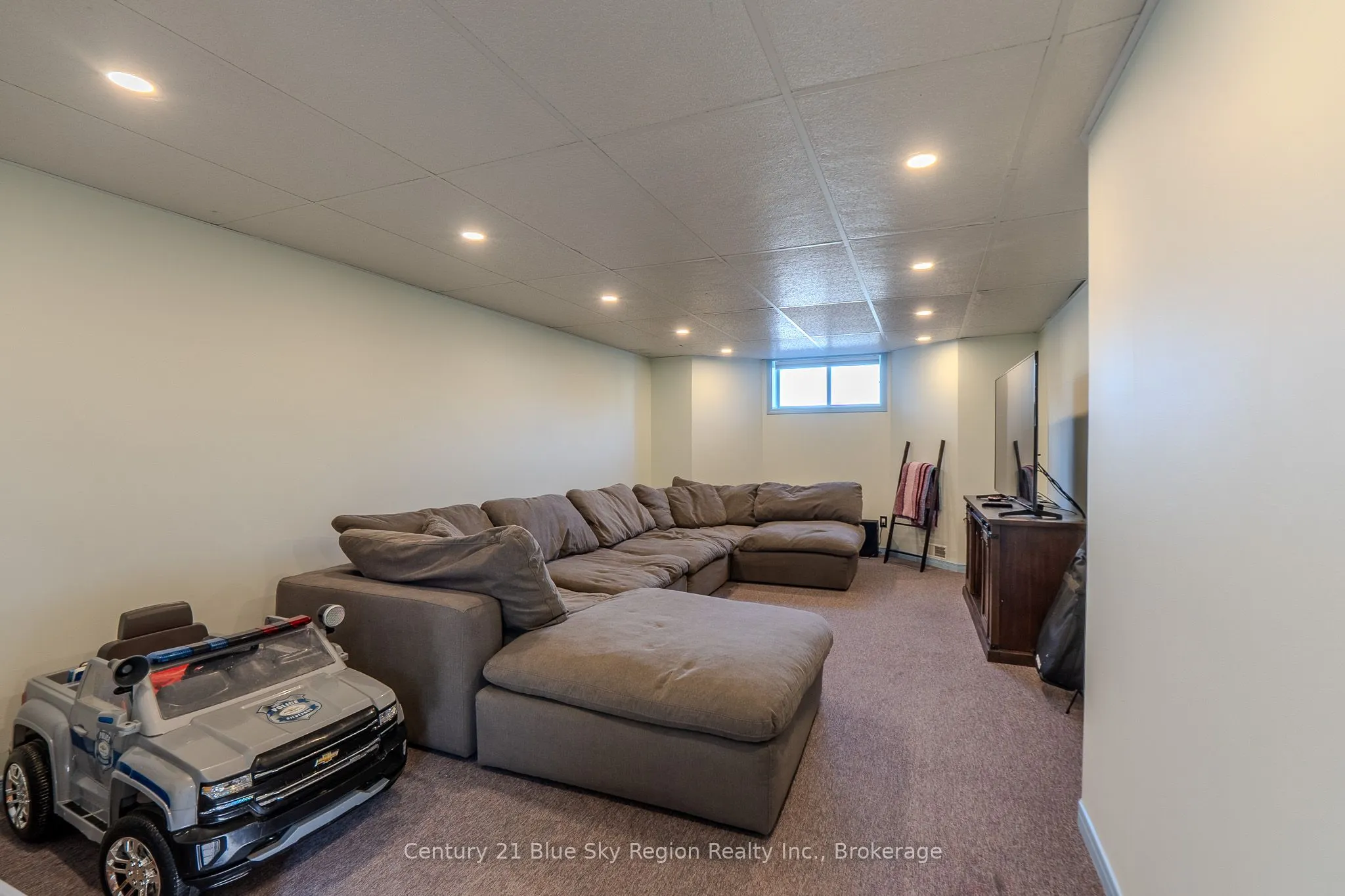 166 Cloverbrae Crescent