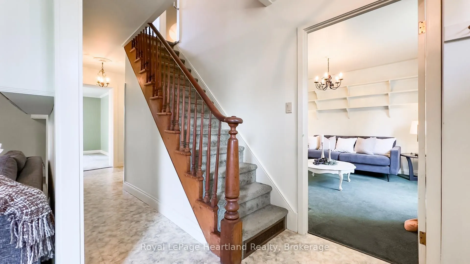 25 Wellington Street N
