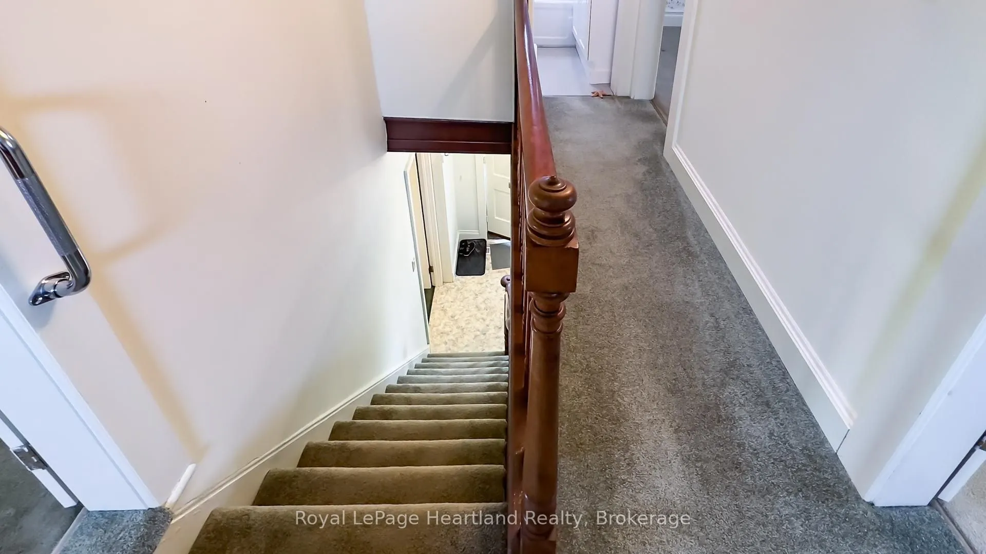 25 Wellington Street N