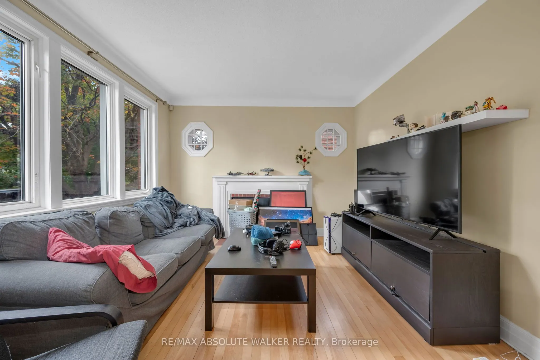 899 Maplewood Avenue