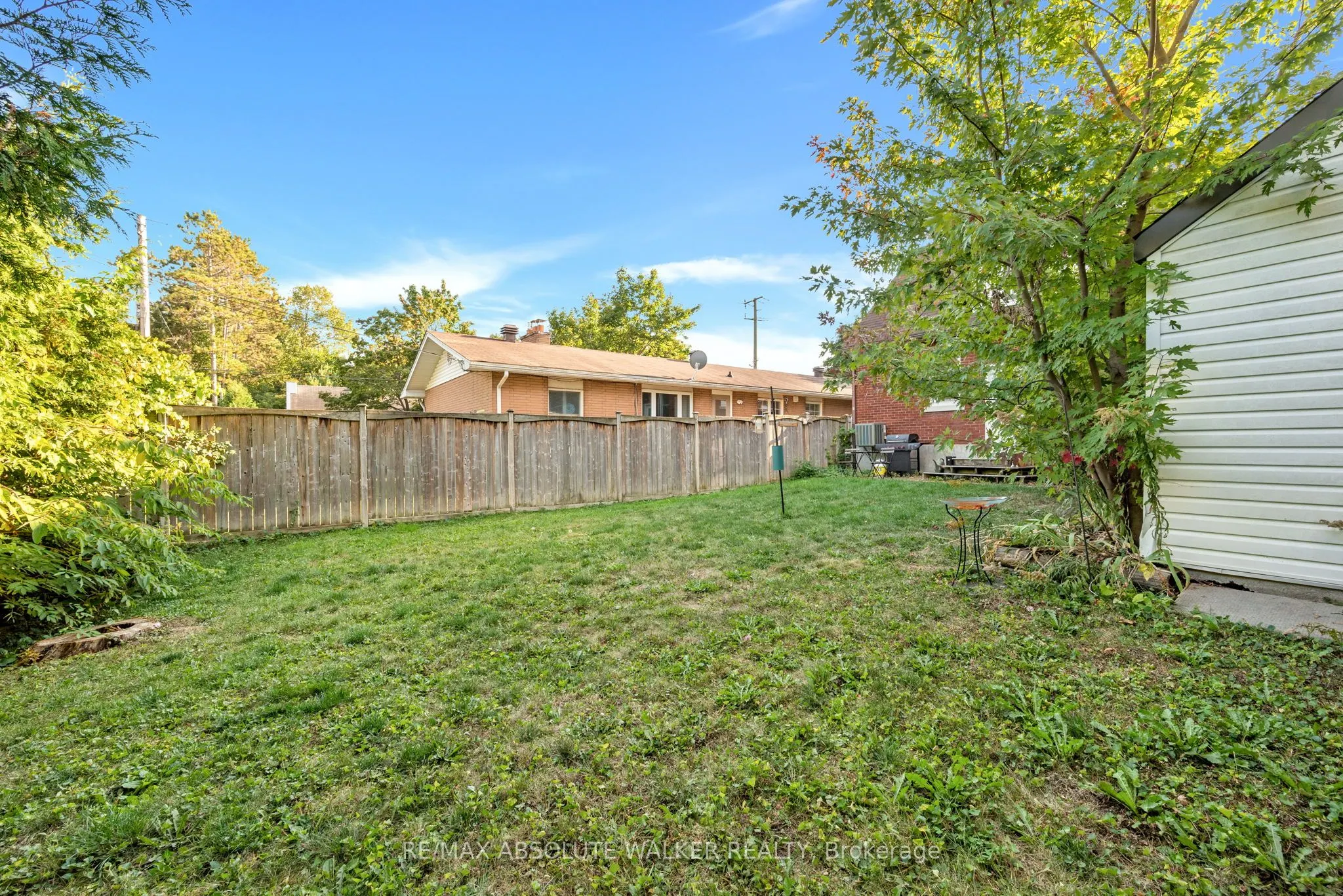 899 Maplewood Avenue