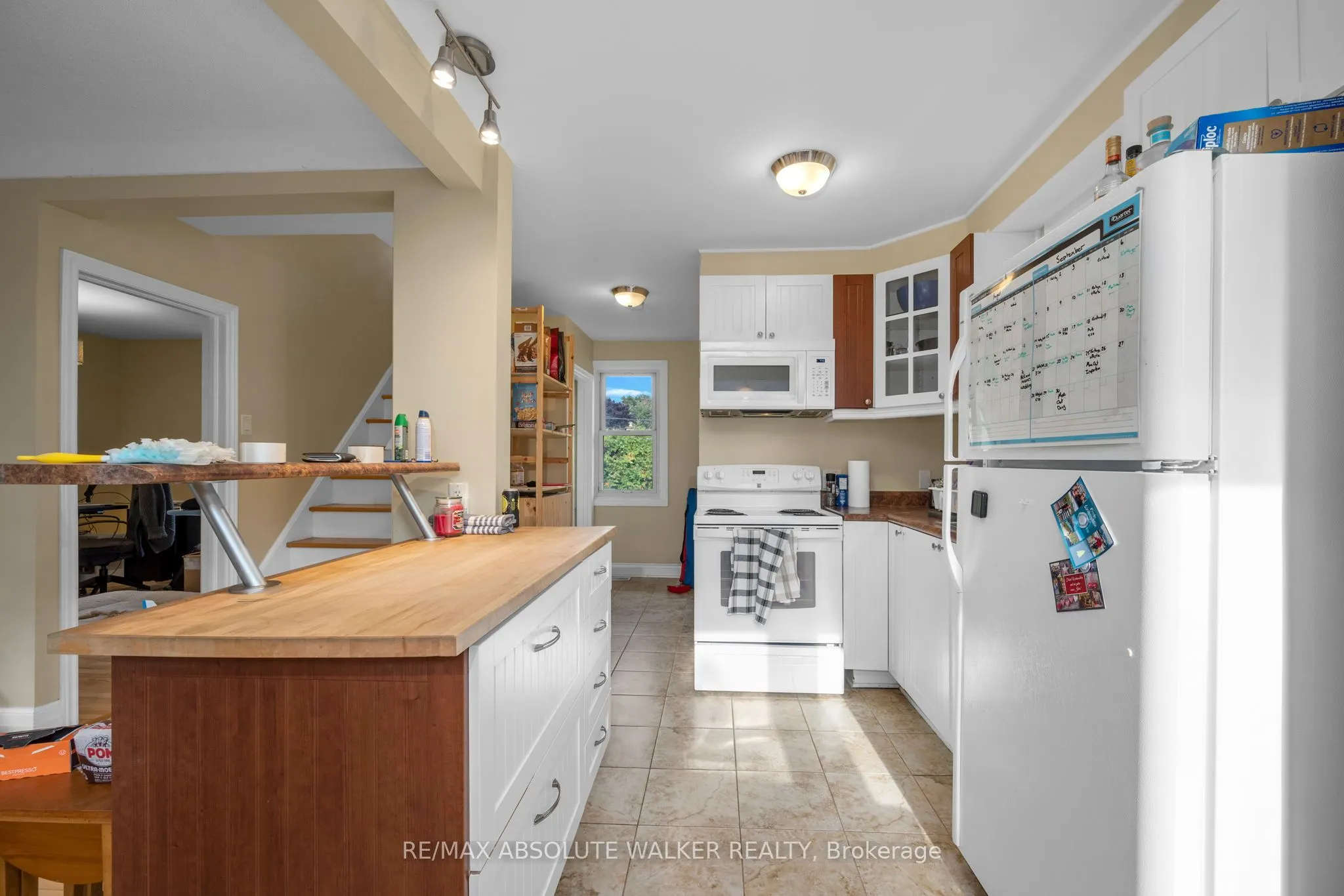 899 Maplewood Avenue