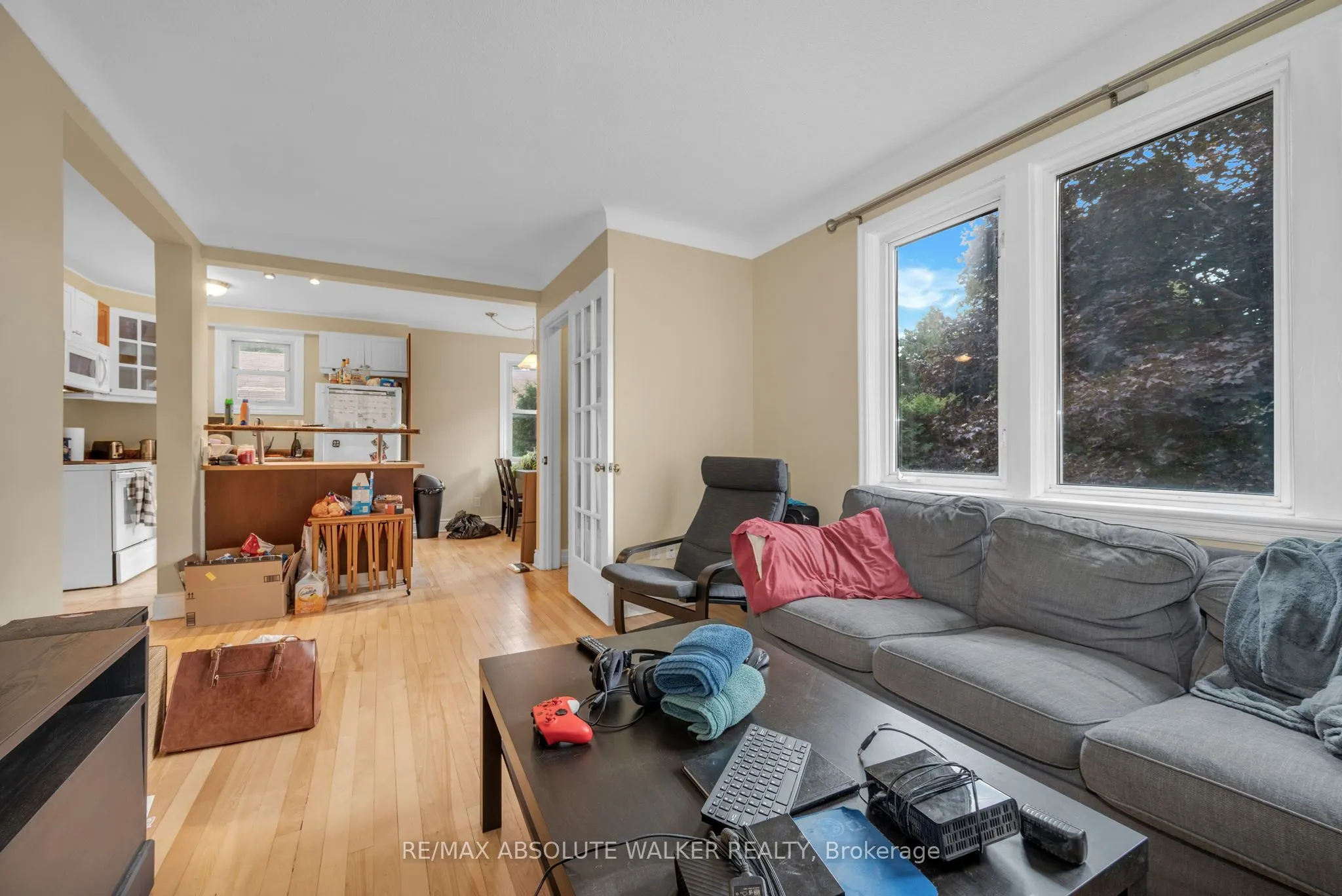 899 Maplewood Avenue