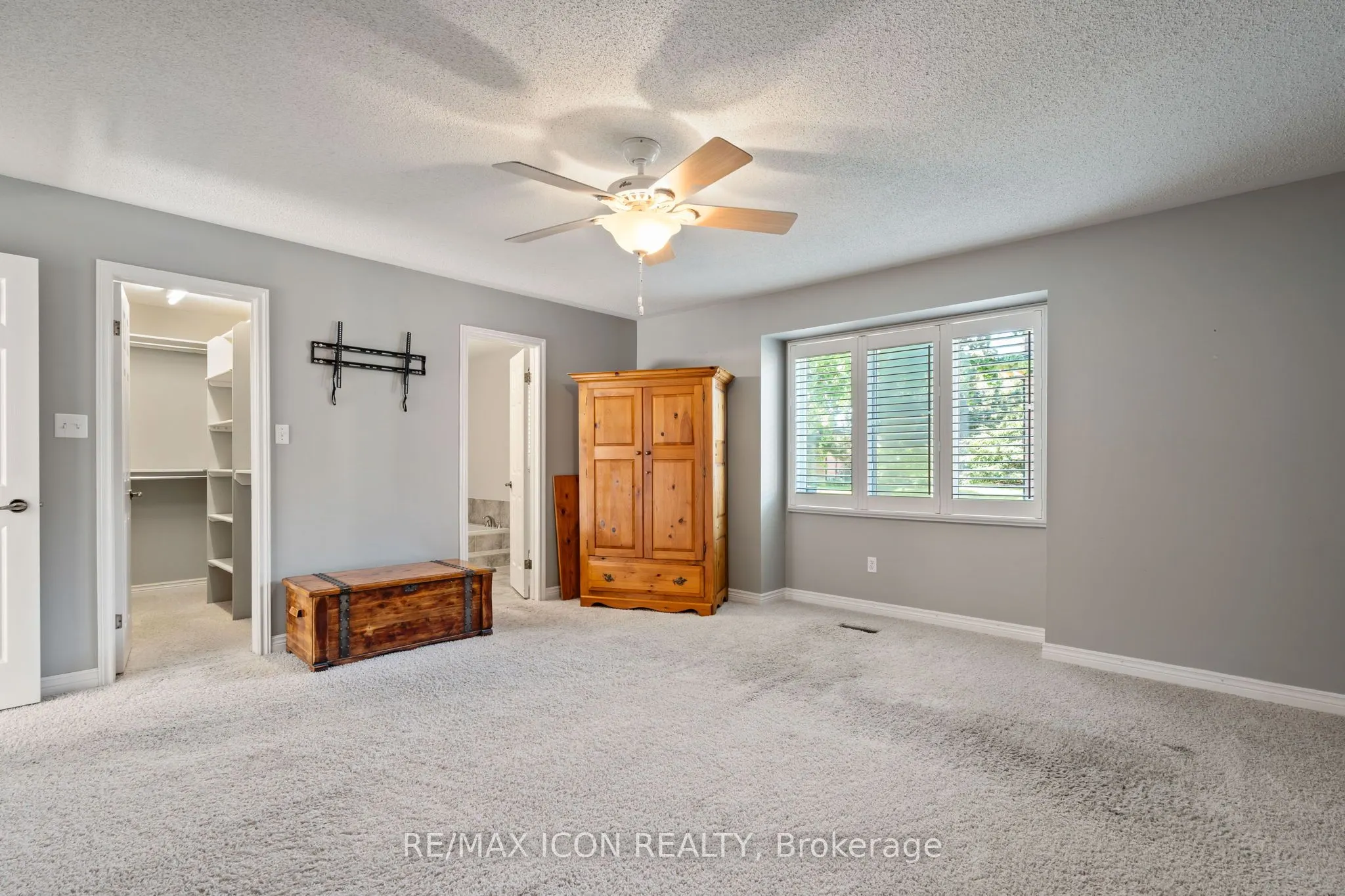 65 Fiddlers Green Road, #1