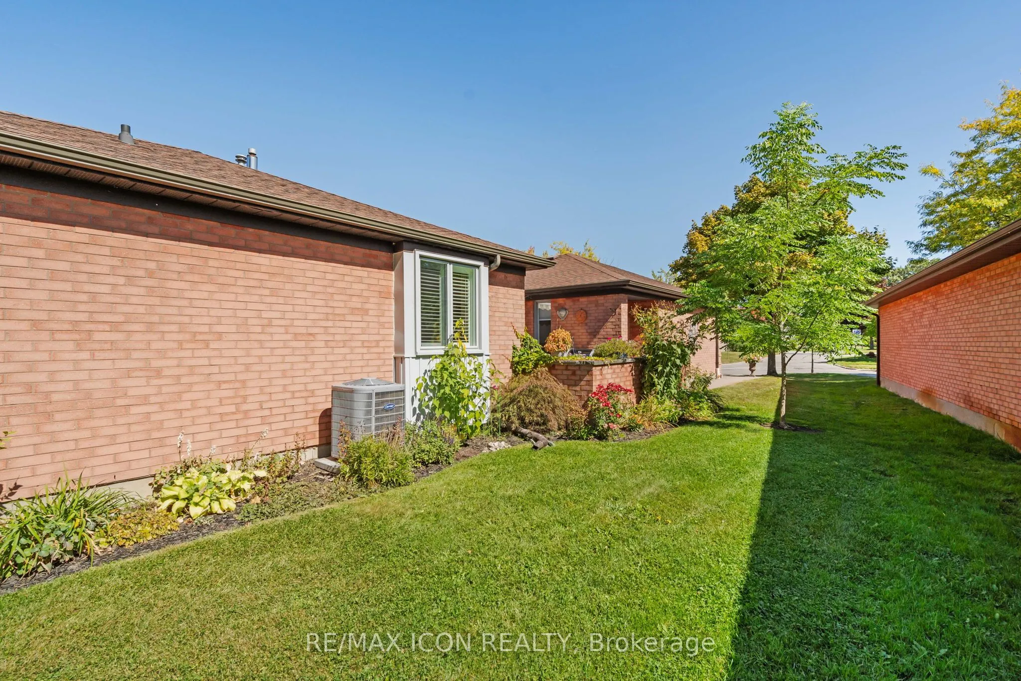 65 Fiddlers Green Road, #1