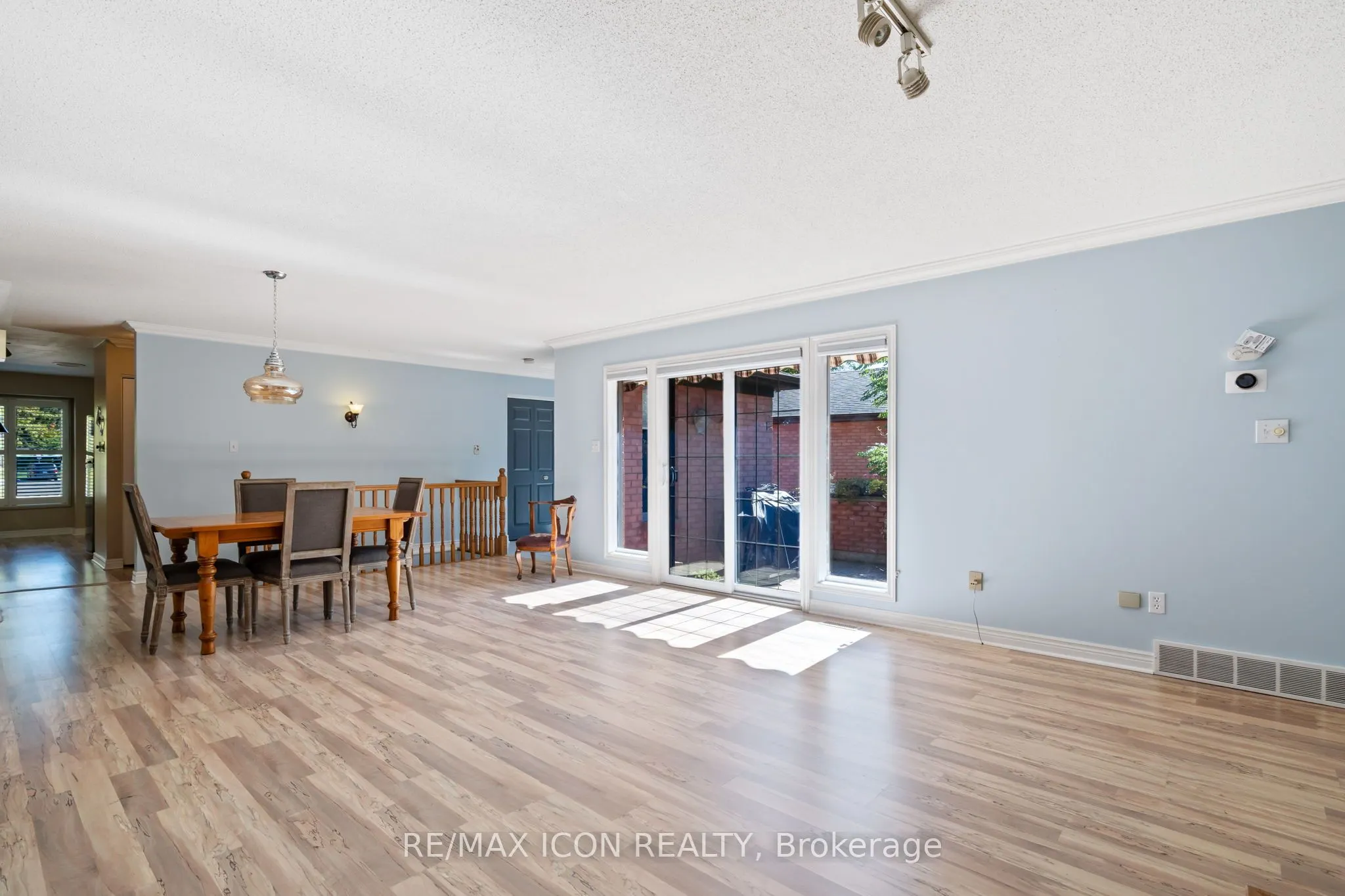 65 Fiddlers Green Road, #1