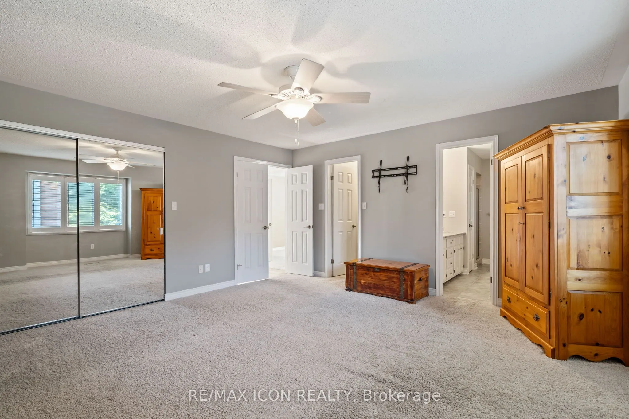 65 Fiddlers Green Road, #1