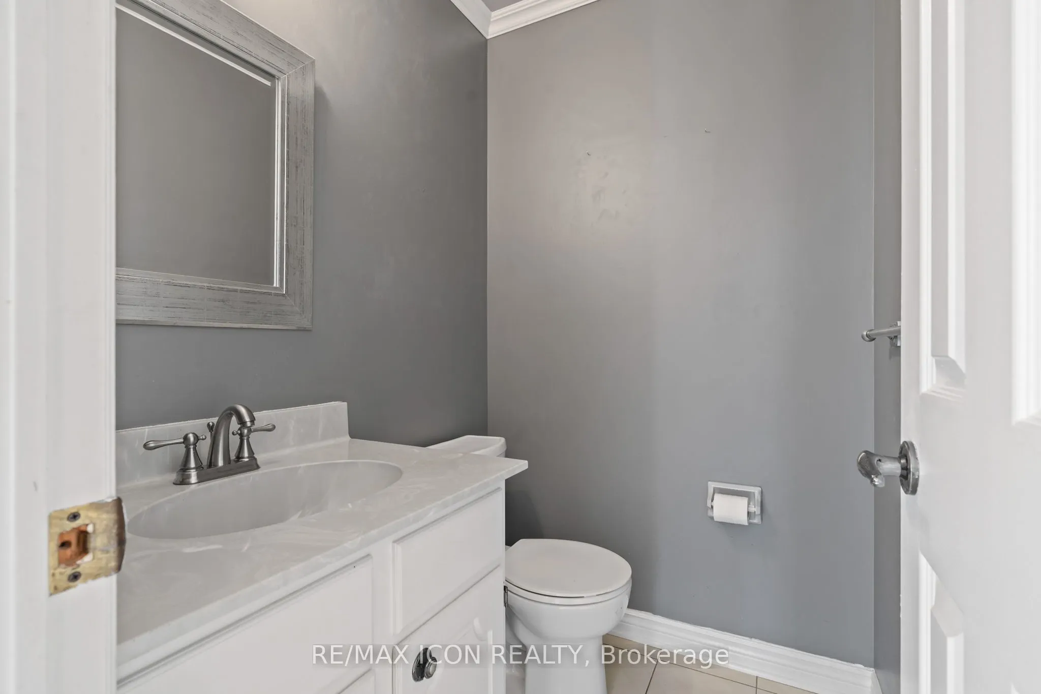 65 Fiddlers Green Road, #1