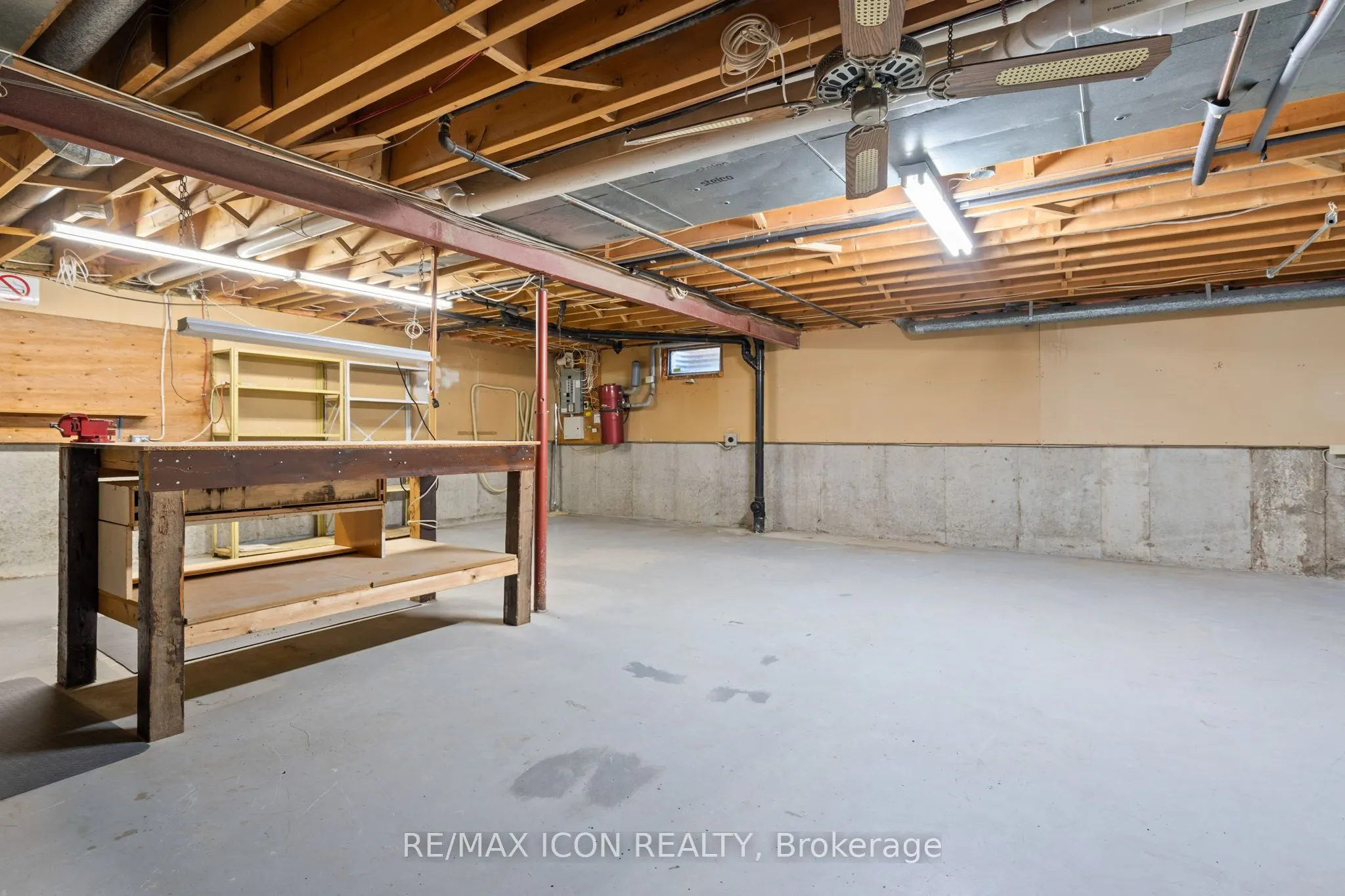 65 Fiddlers Green Road, #1
