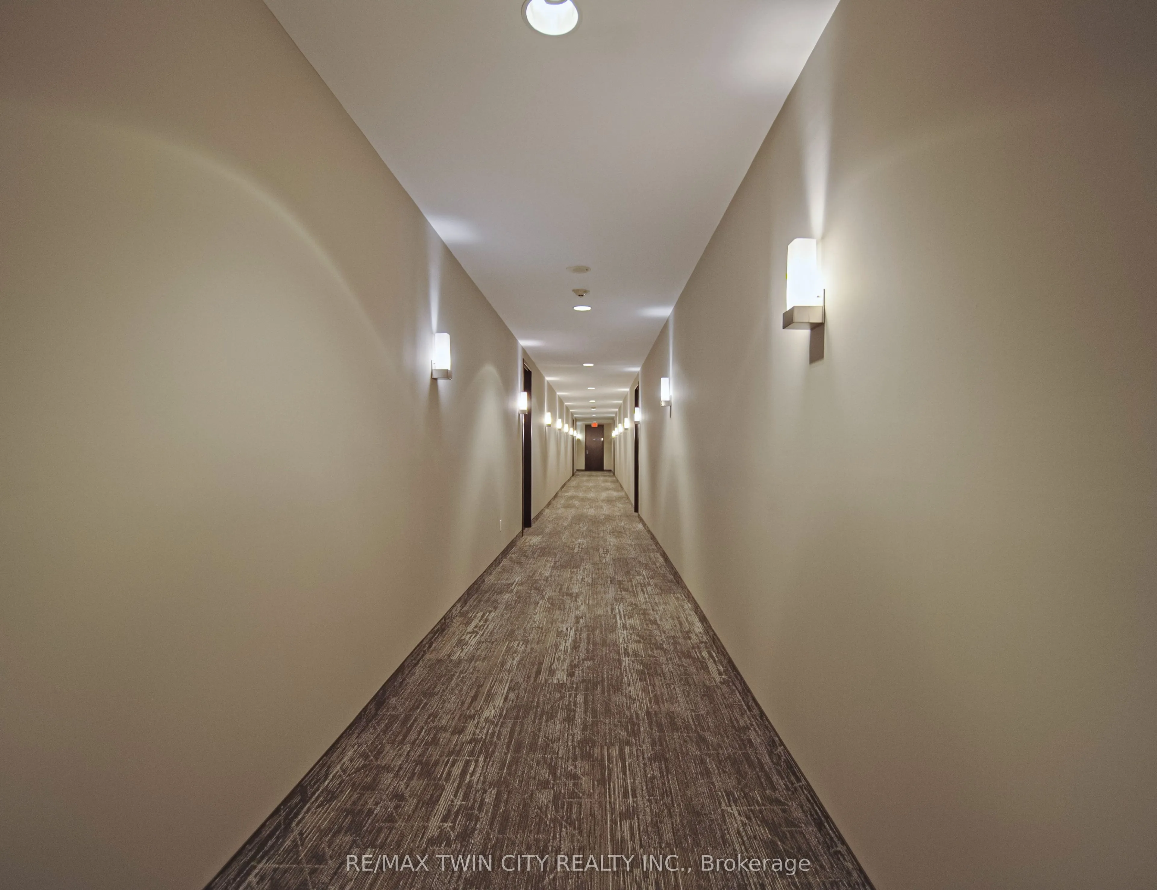 191 King Street S, #1306