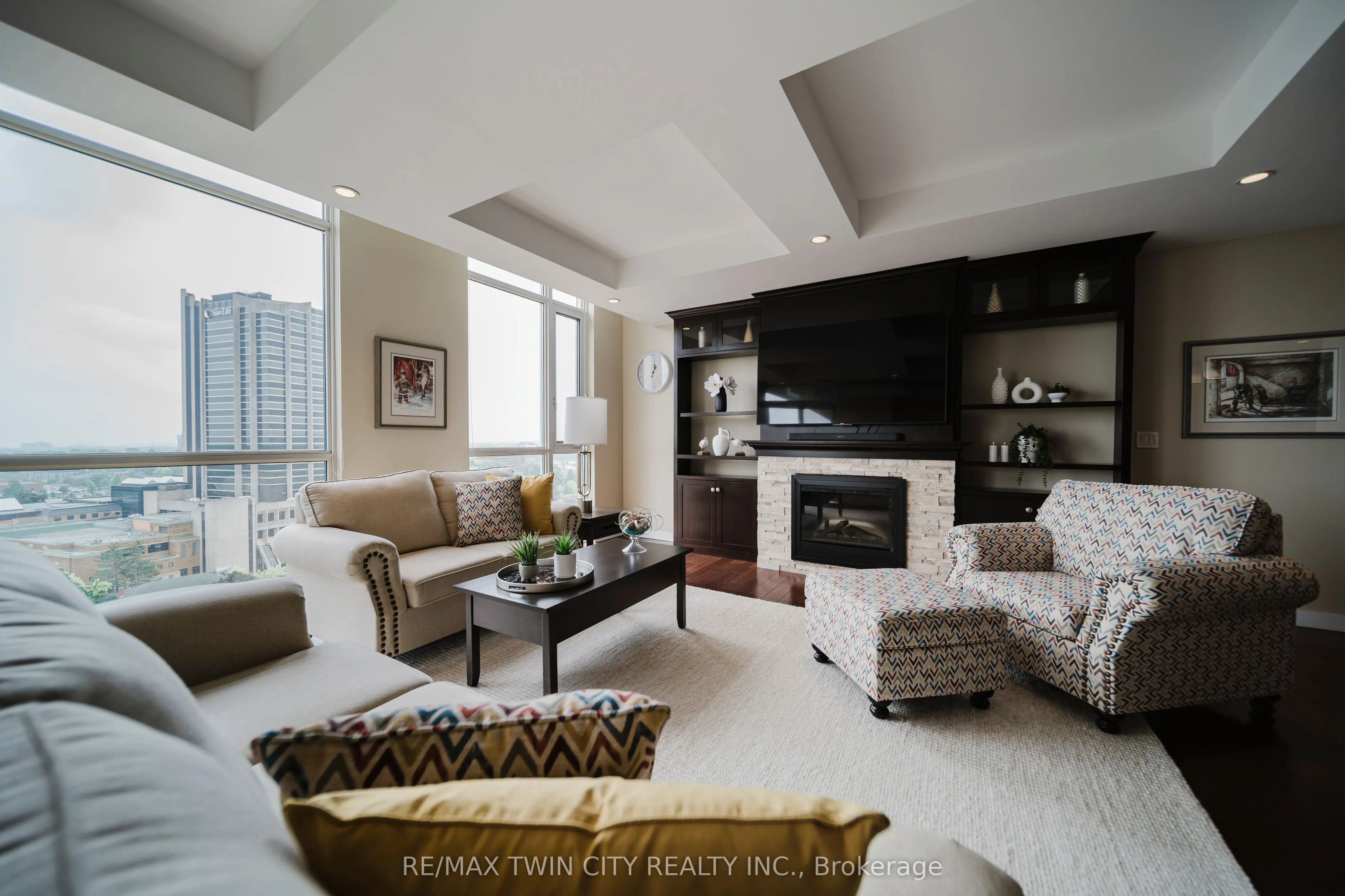 191 King Street S, #1306