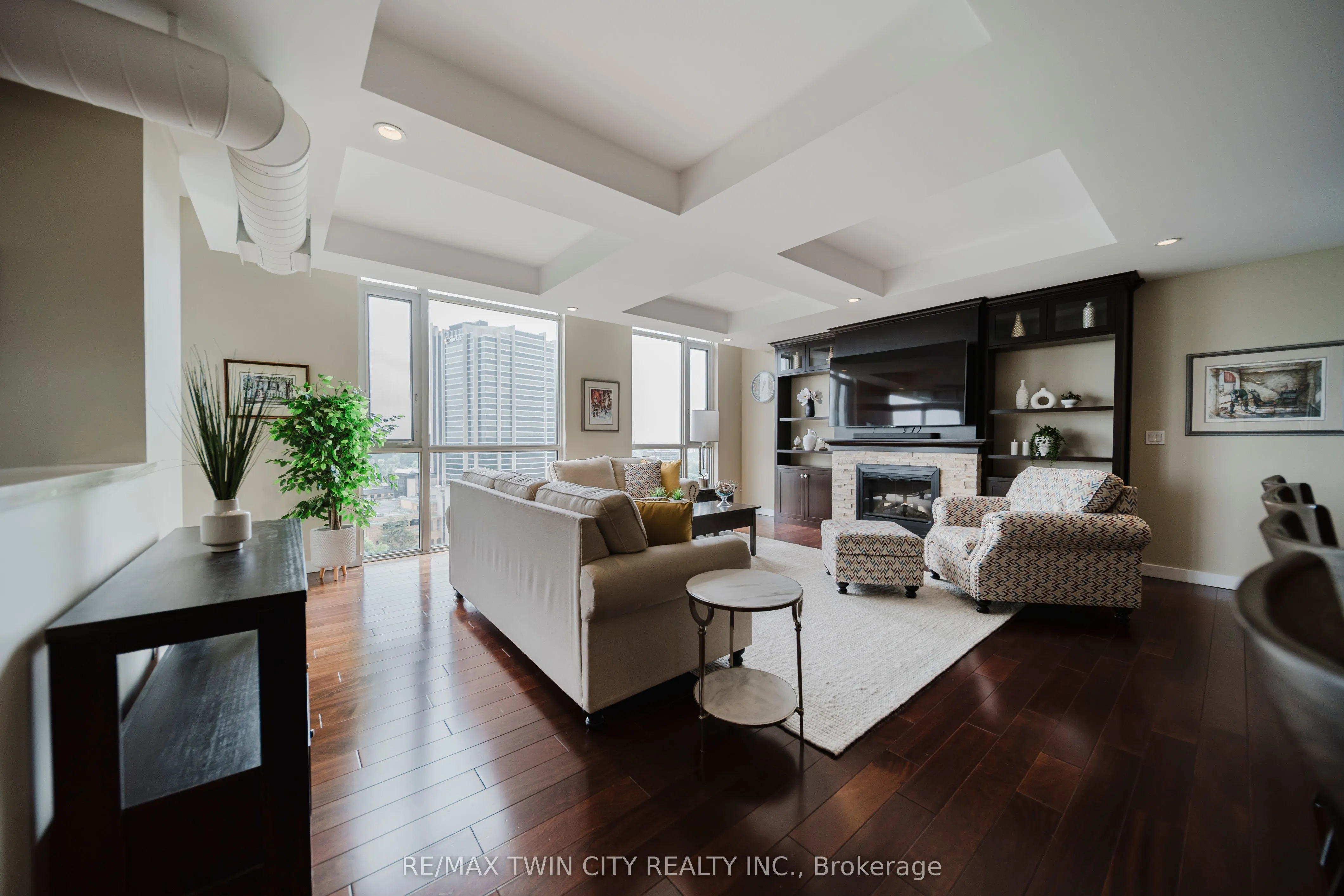 191 King Street S, #1306