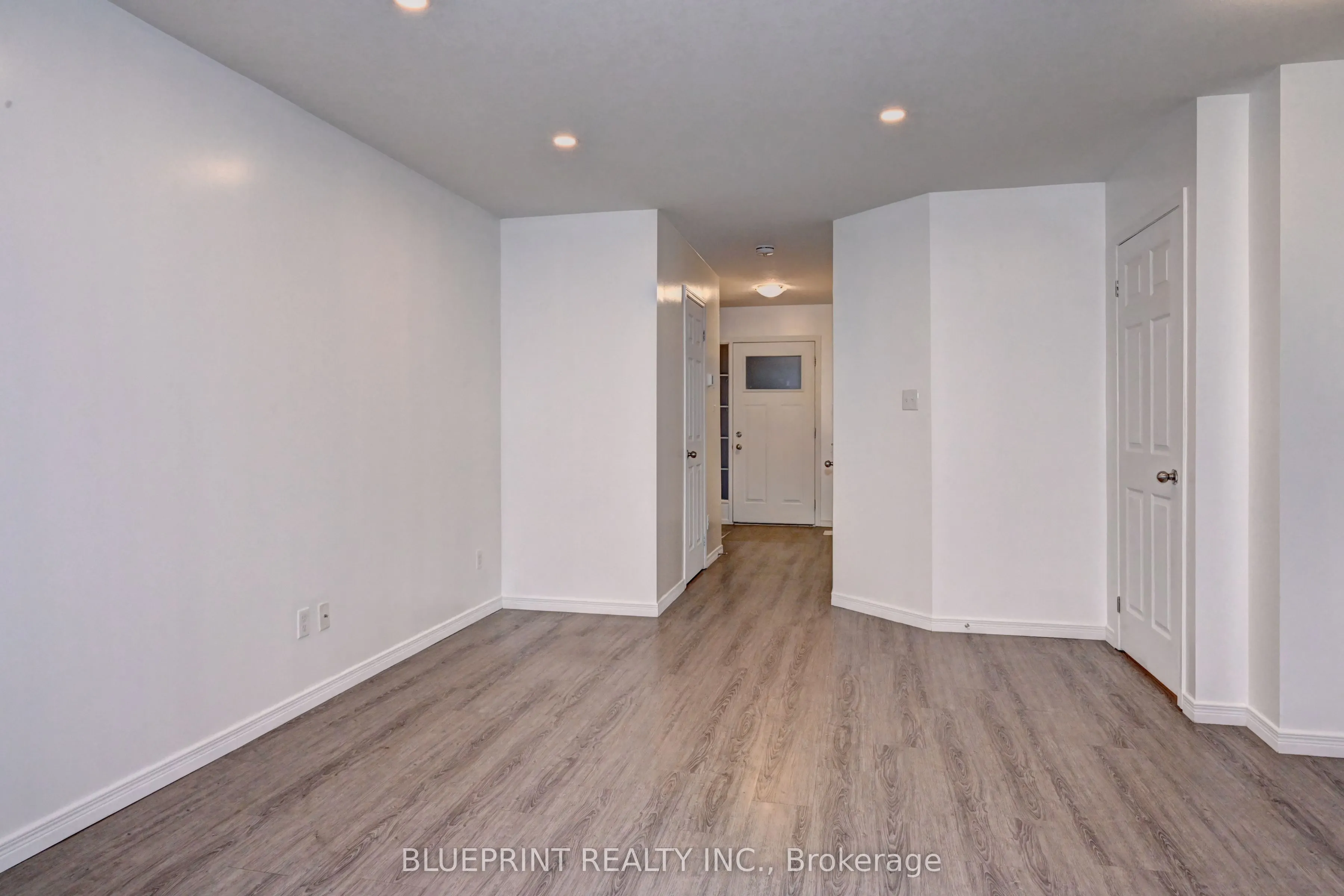 106 Woodedge Circle