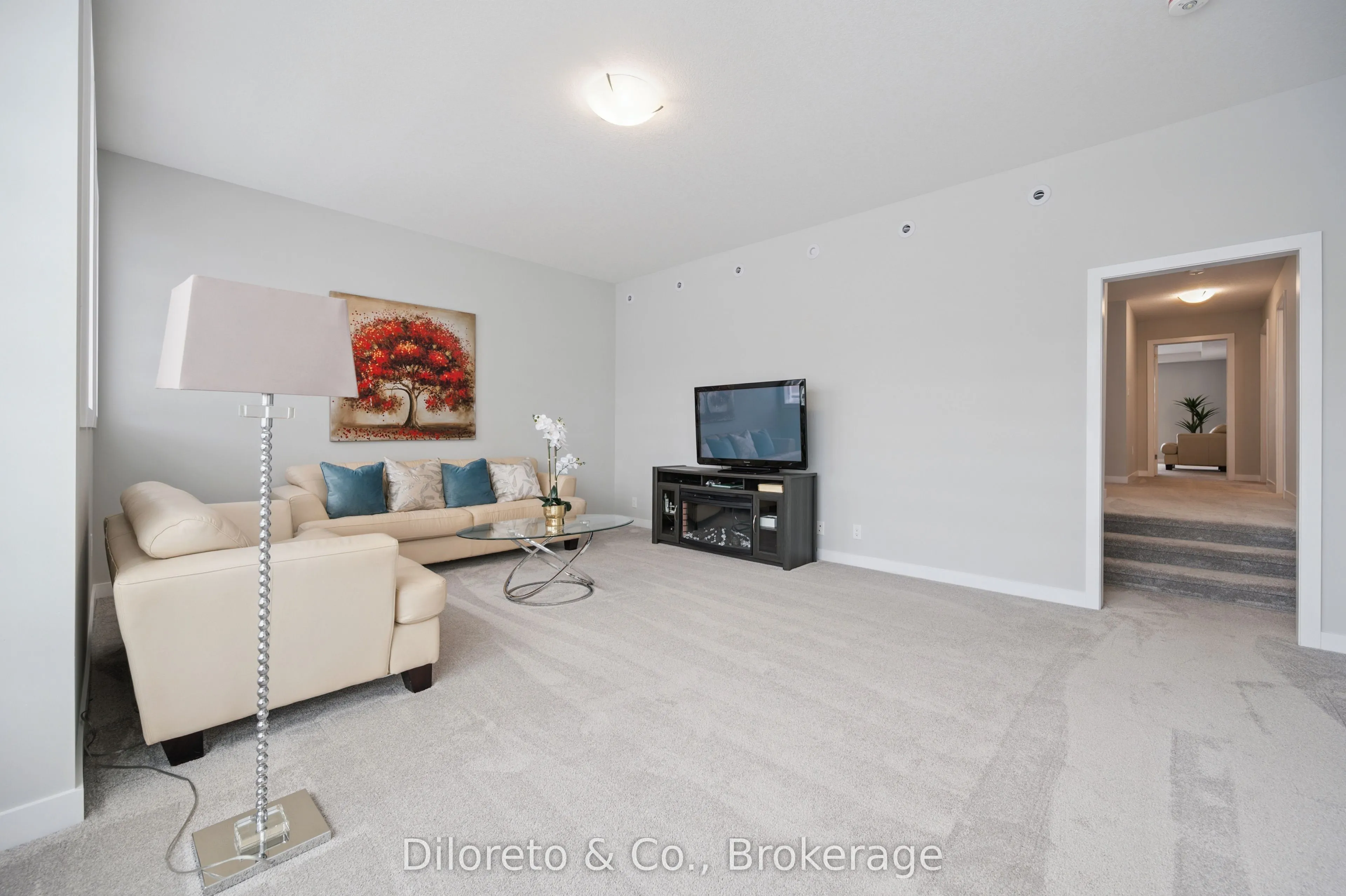 8 Ryder Avenue