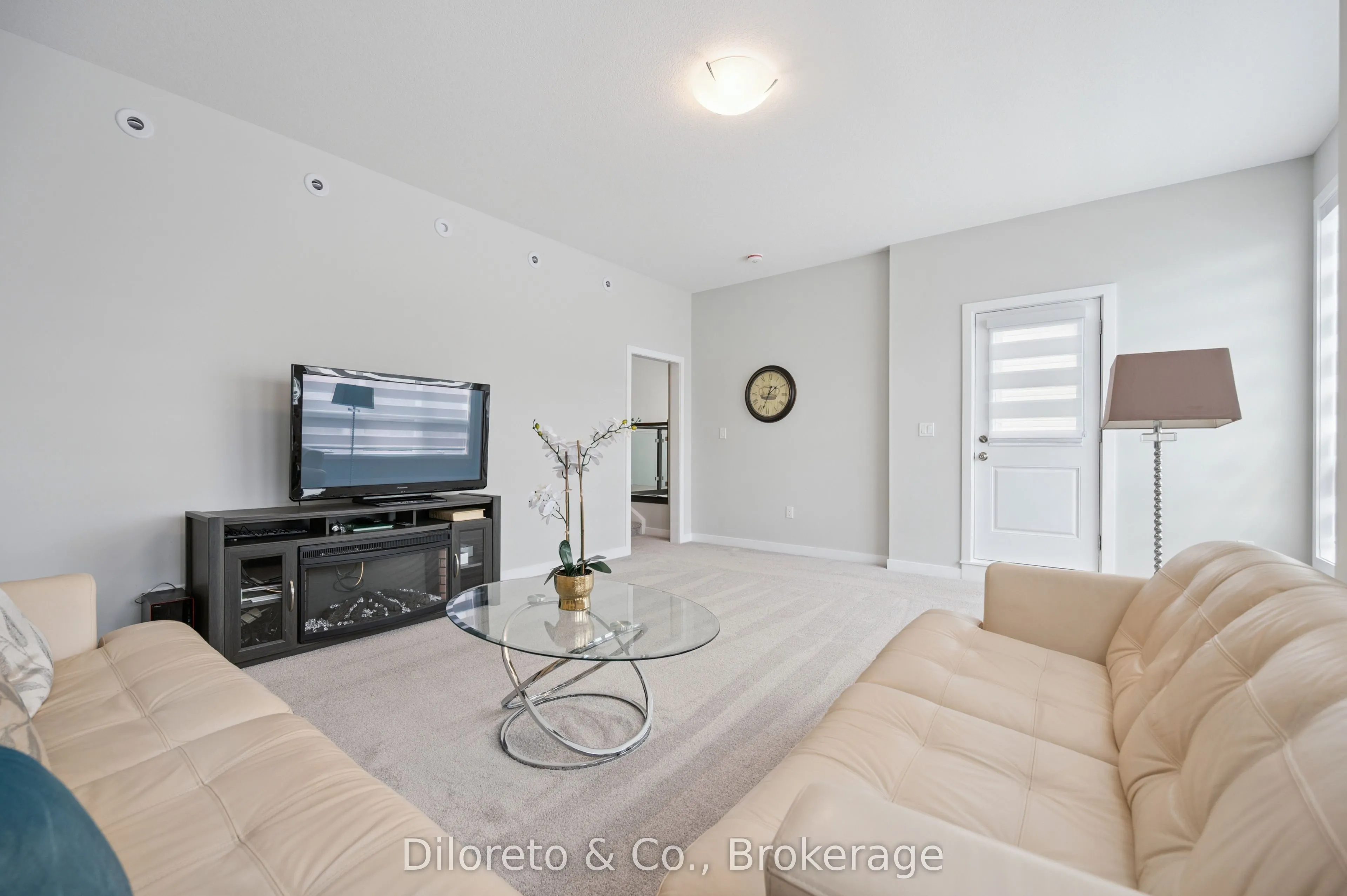 8 Ryder Avenue