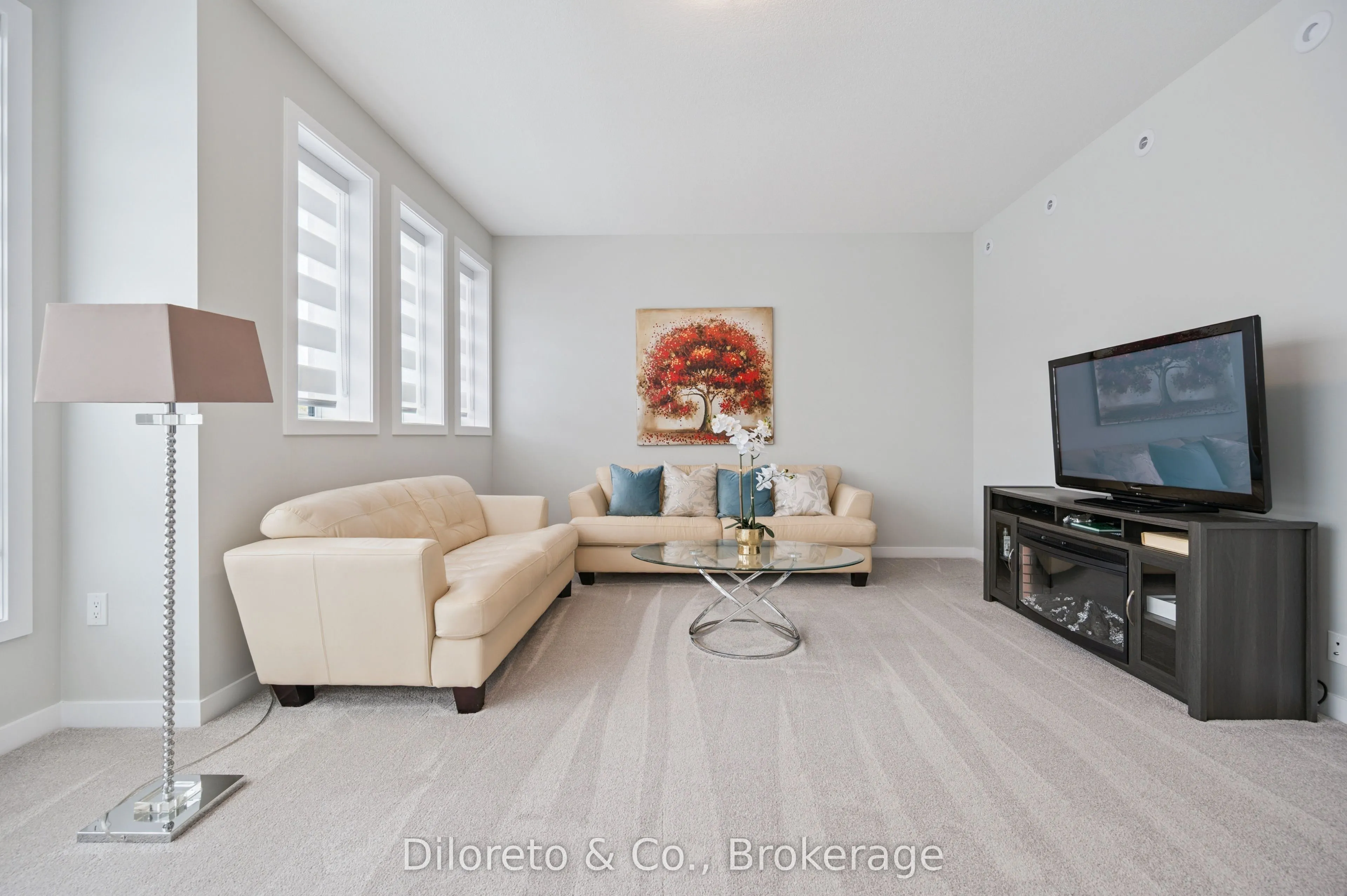 8 Ryder Avenue