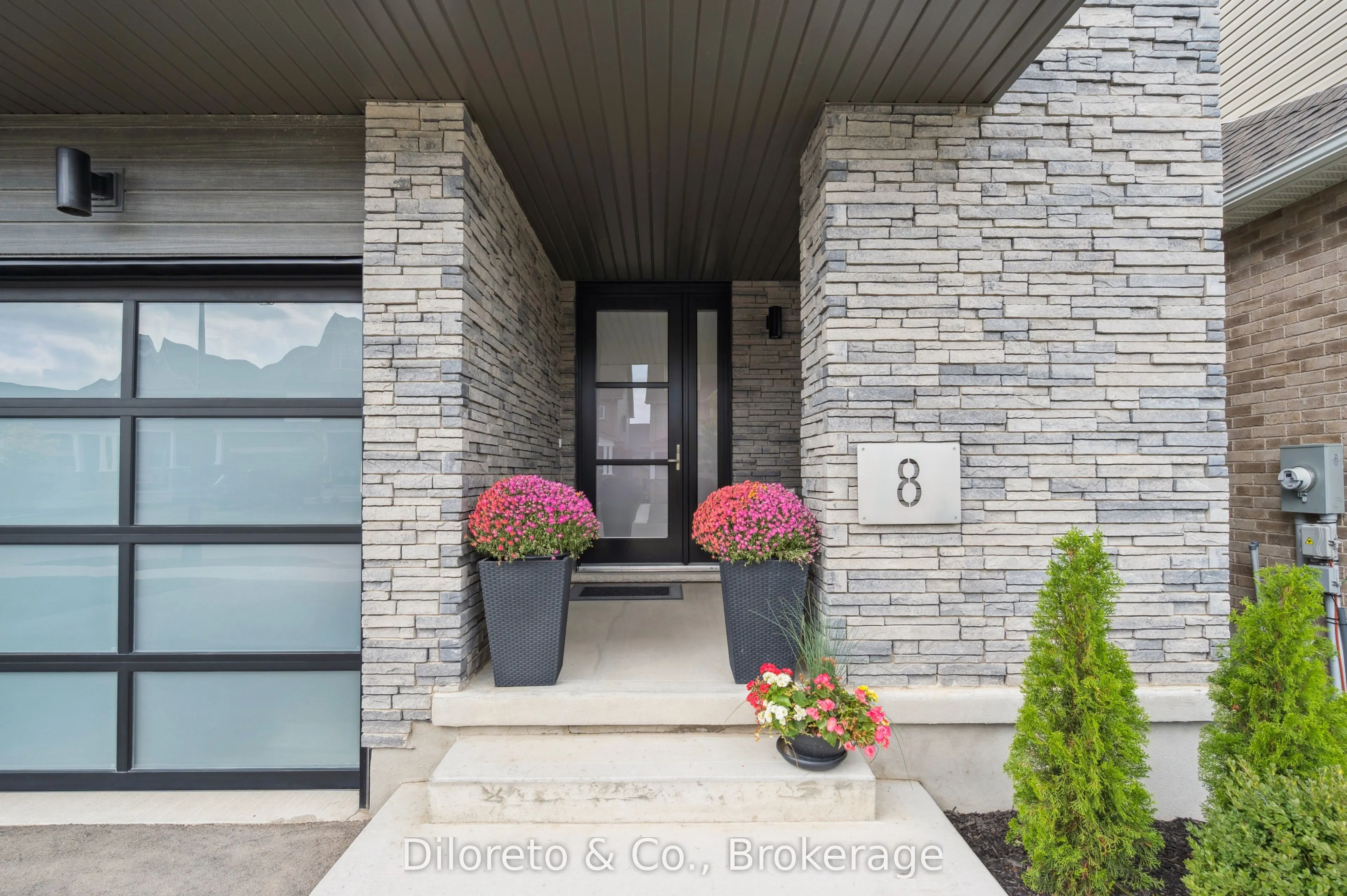 8 Ryder Avenue