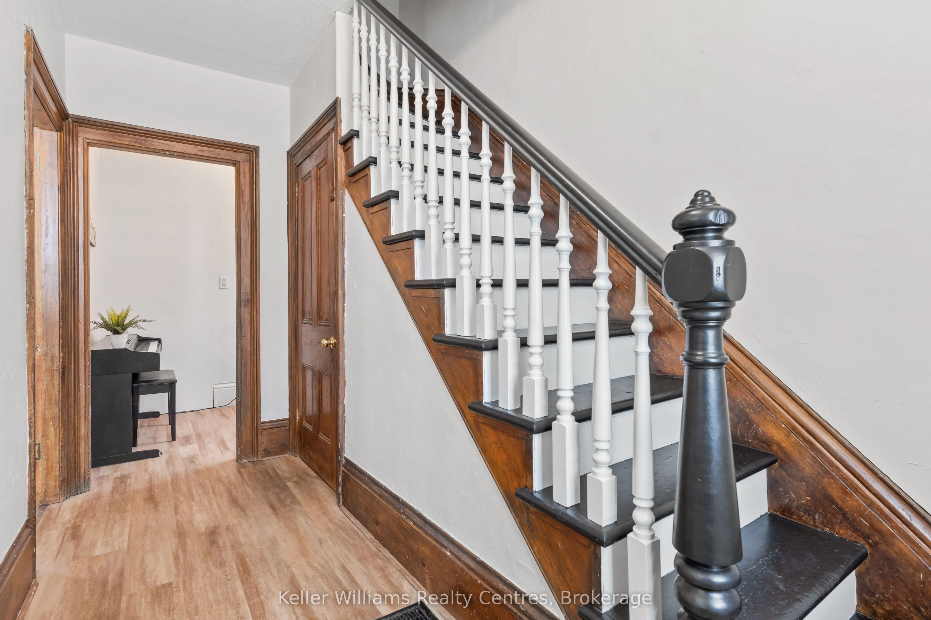 253 11th Street E