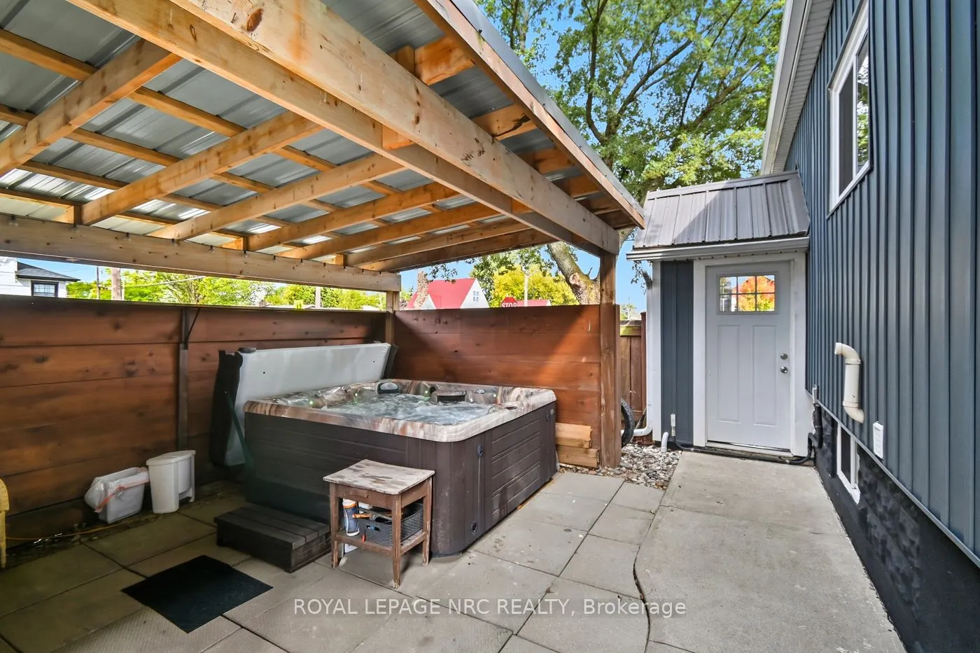 508 Main Street W