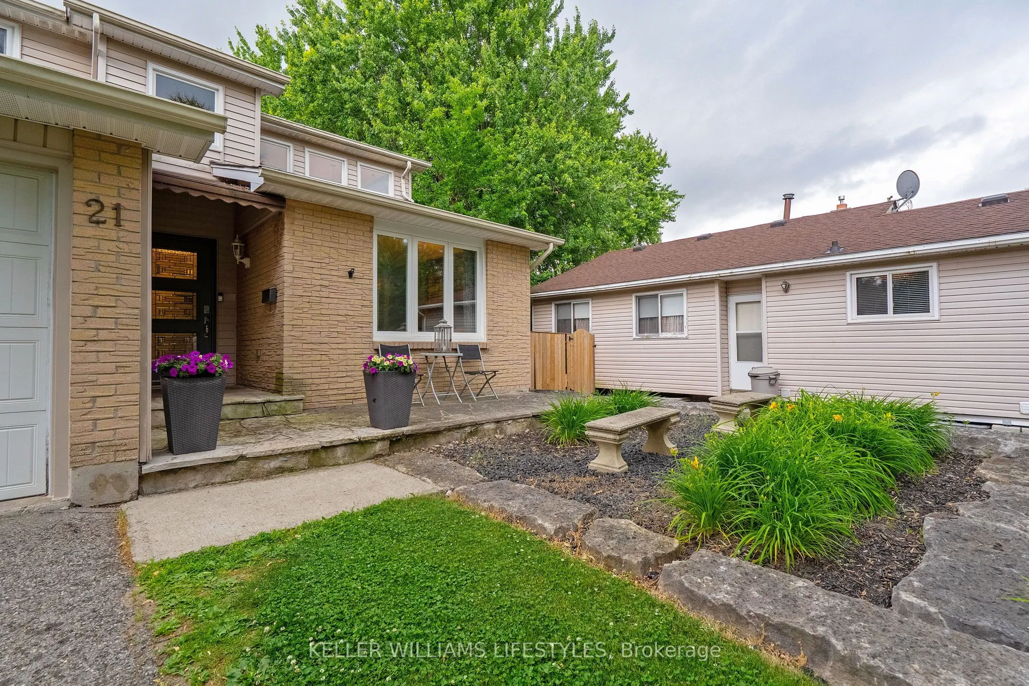 21 Beechbank Crescent