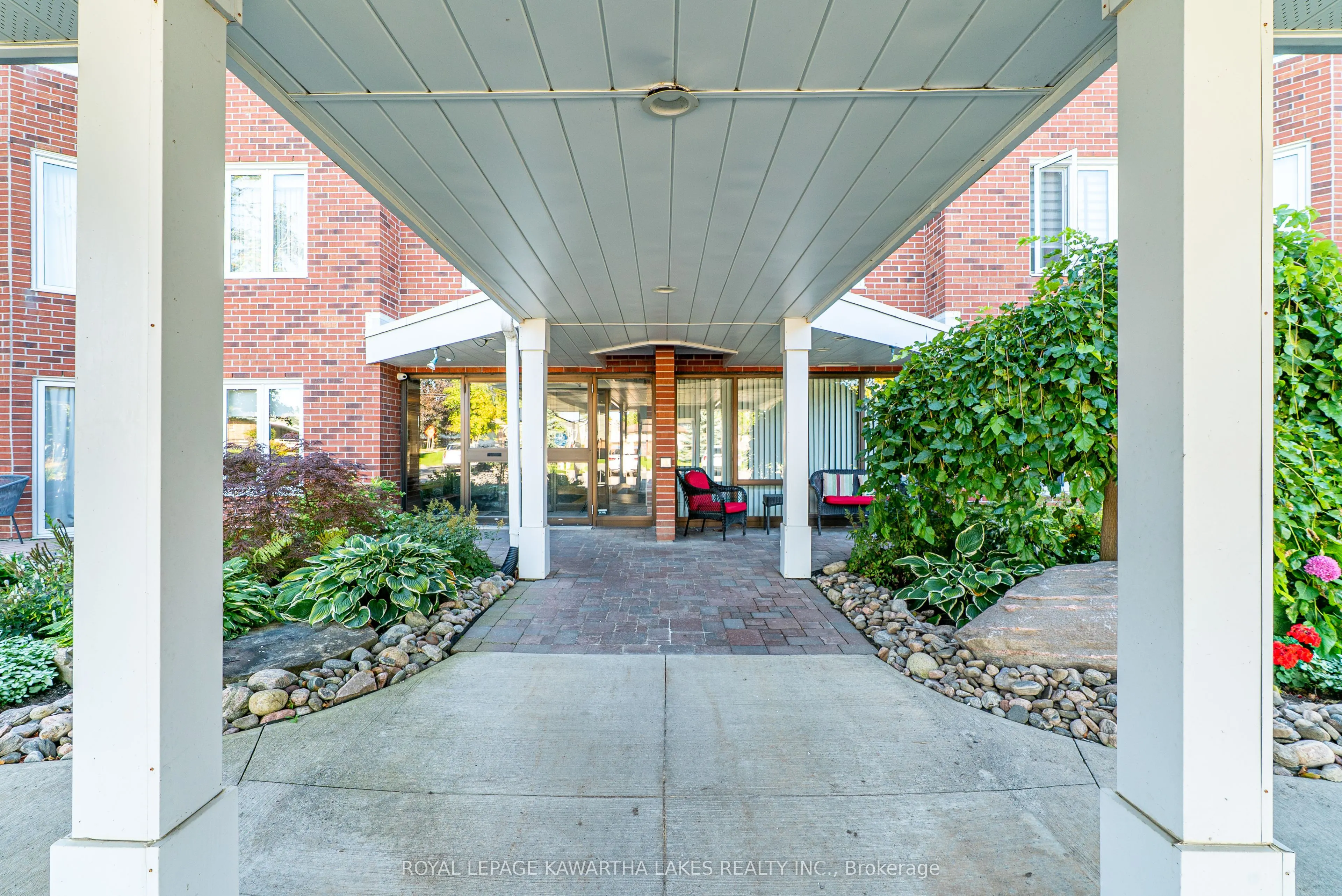 2 Heritage Way, #215