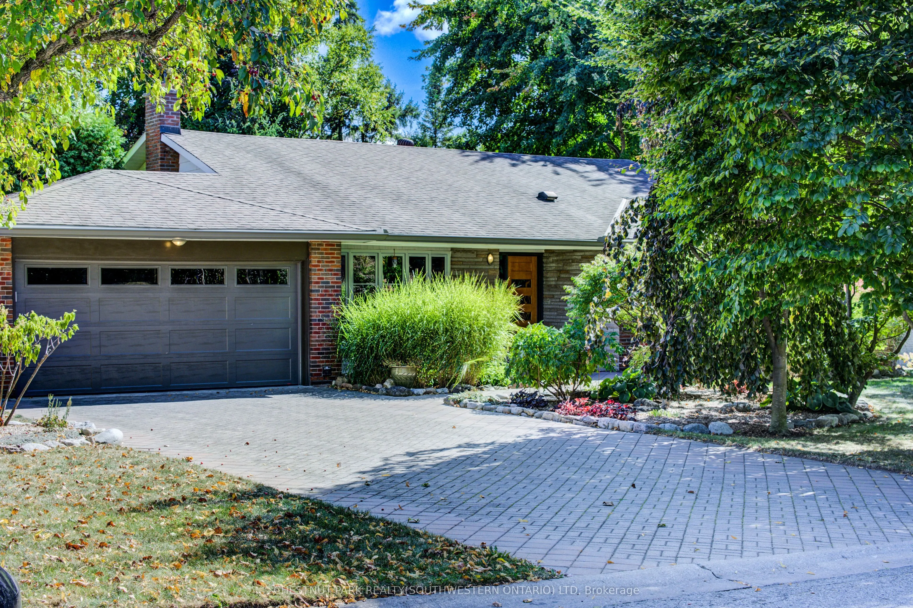 9 Monticello Crescent