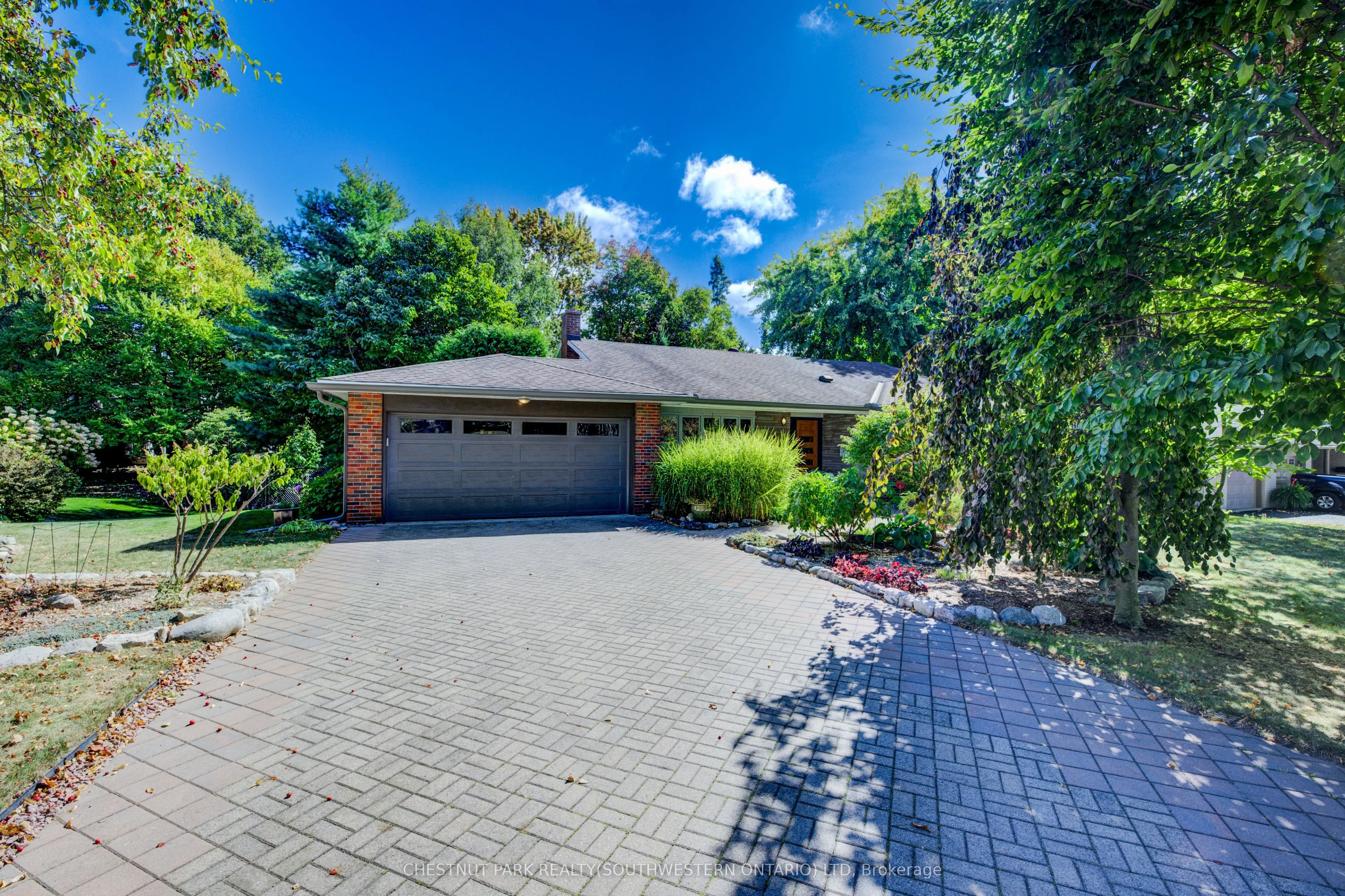9 Monticello Crescent