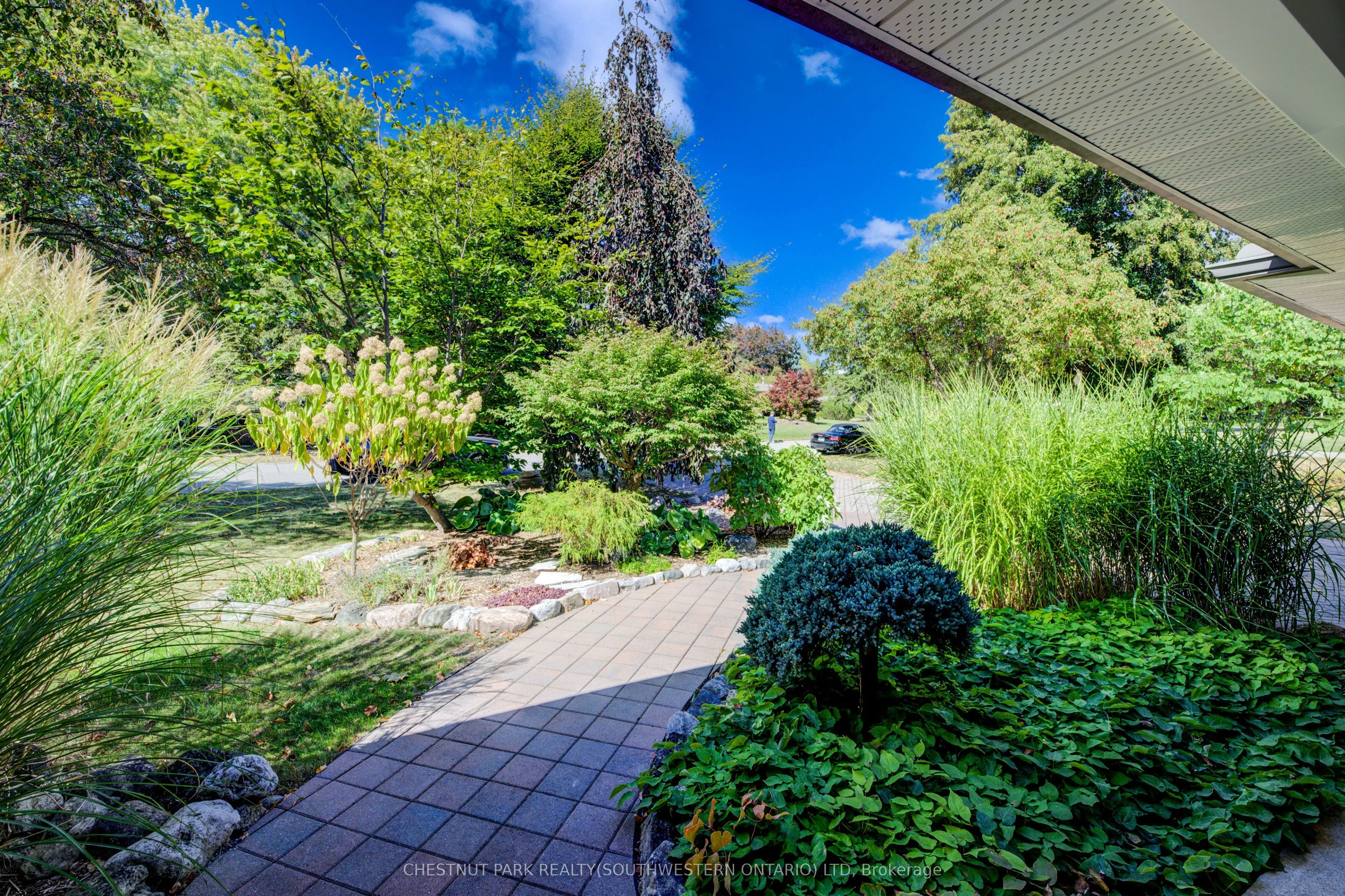 9 Monticello Crescent