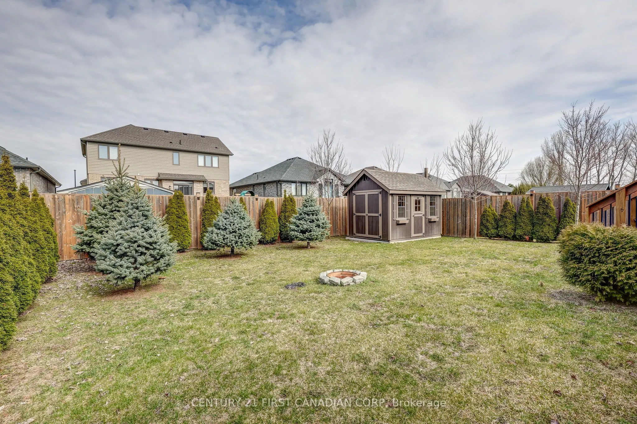 696 BENNETT Crescent
