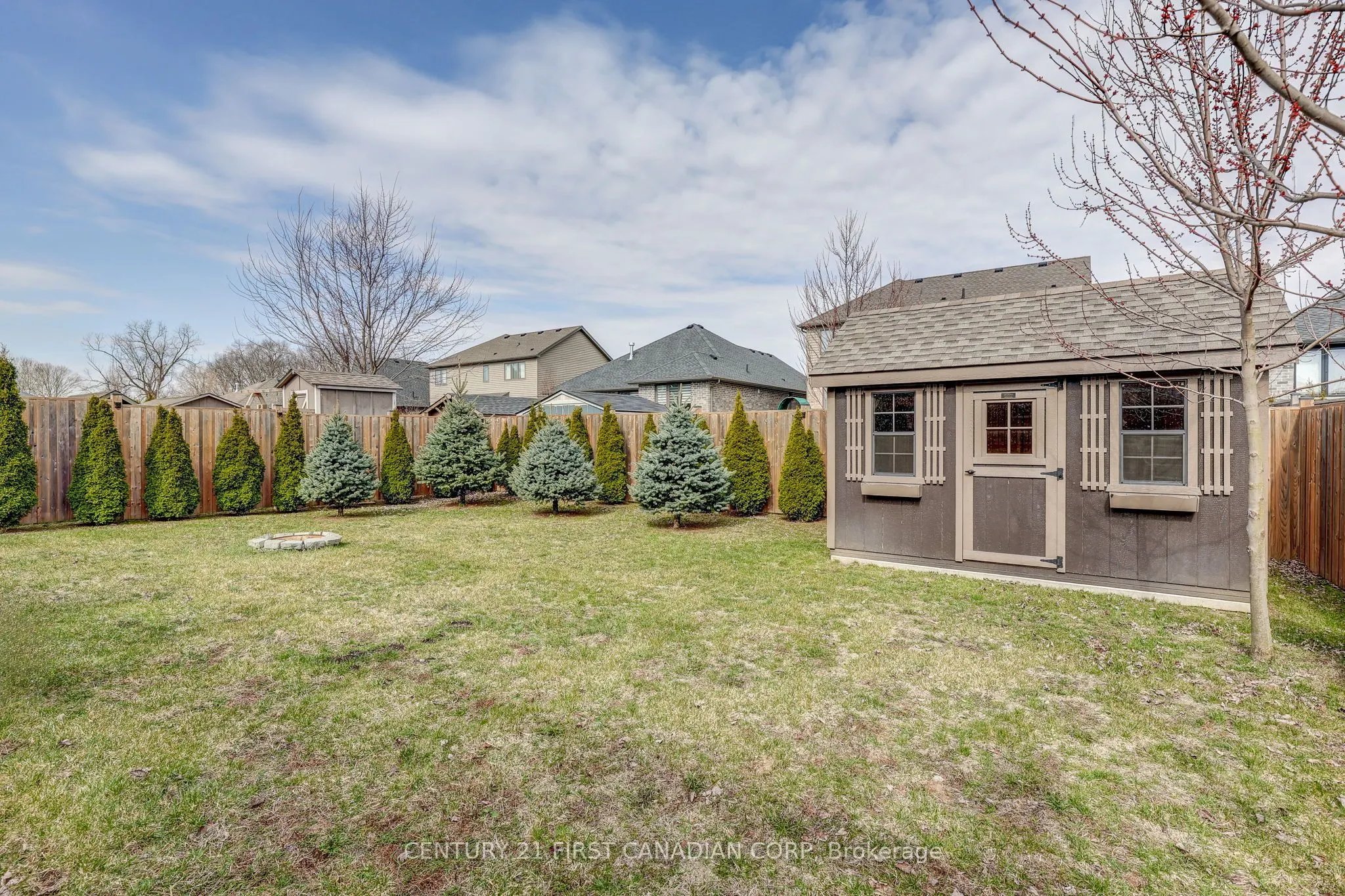 696 BENNETT Crescent