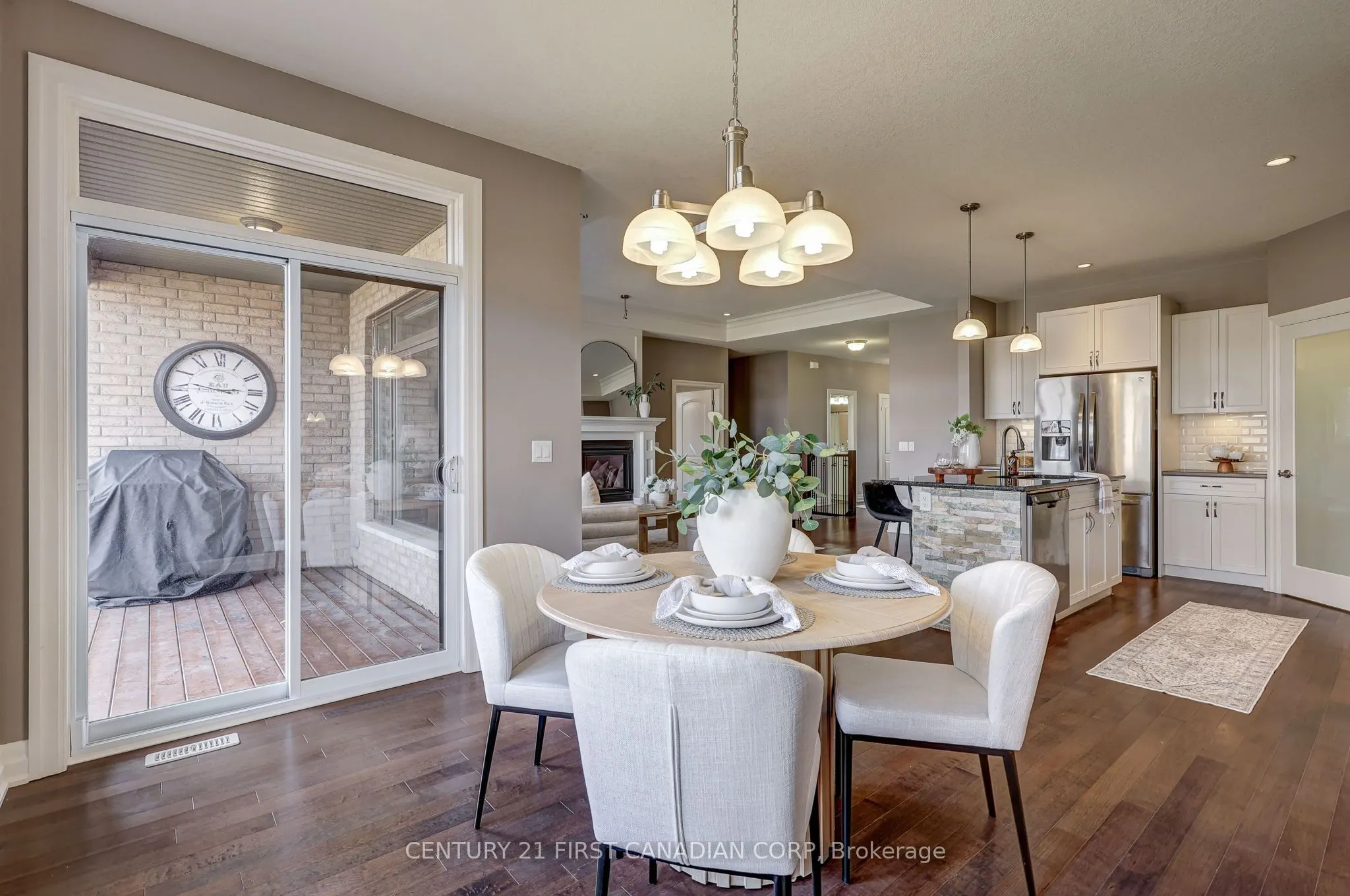 696 BENNETT Crescent