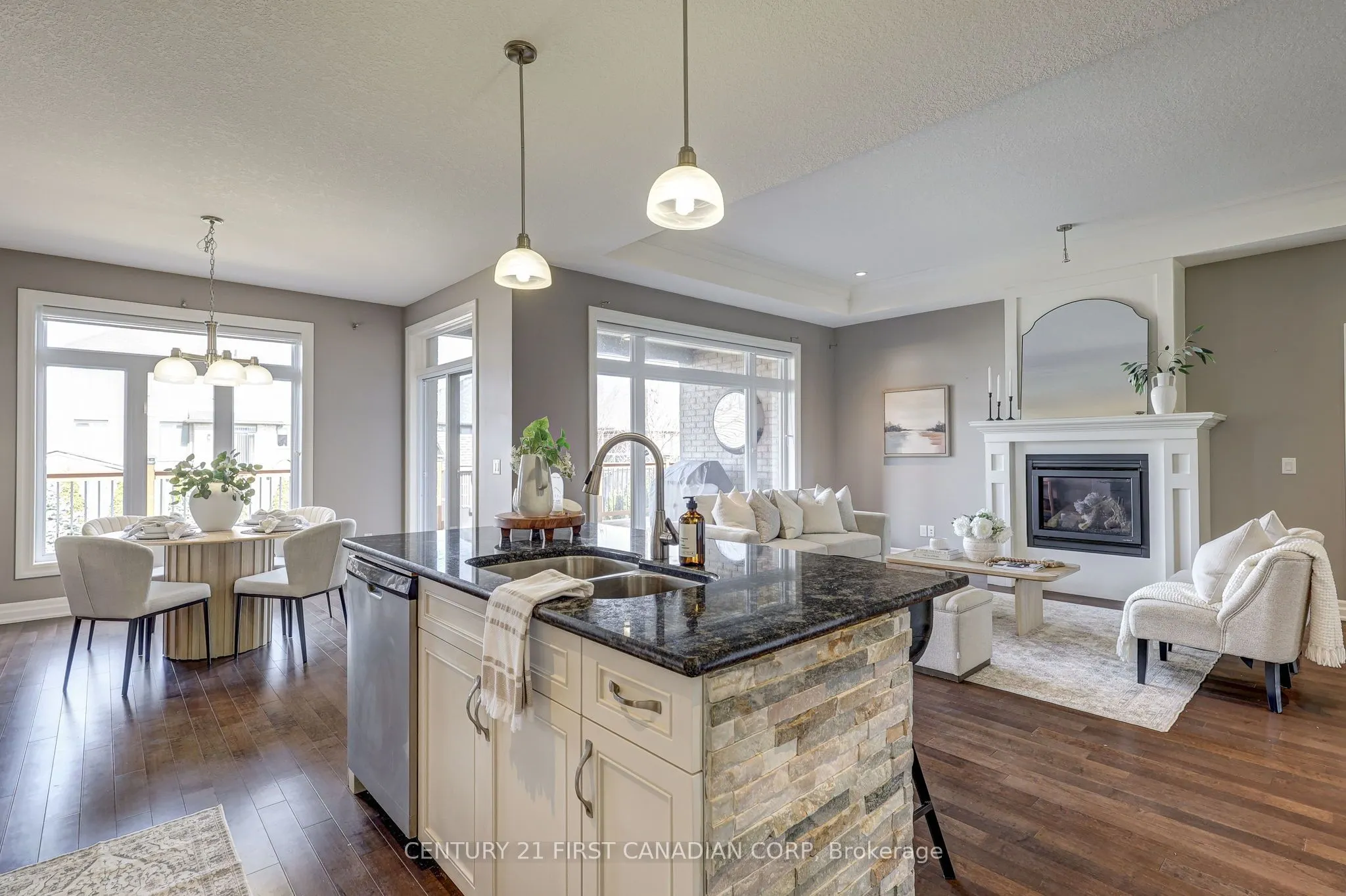 696 BENNETT Crescent