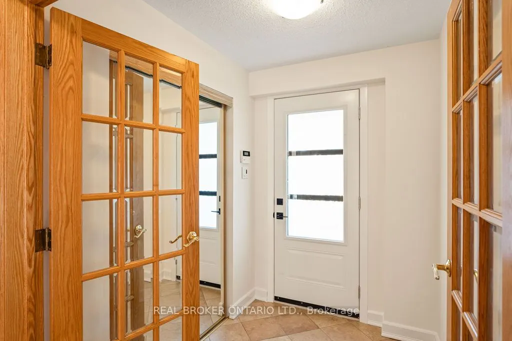99 Queensline Drive