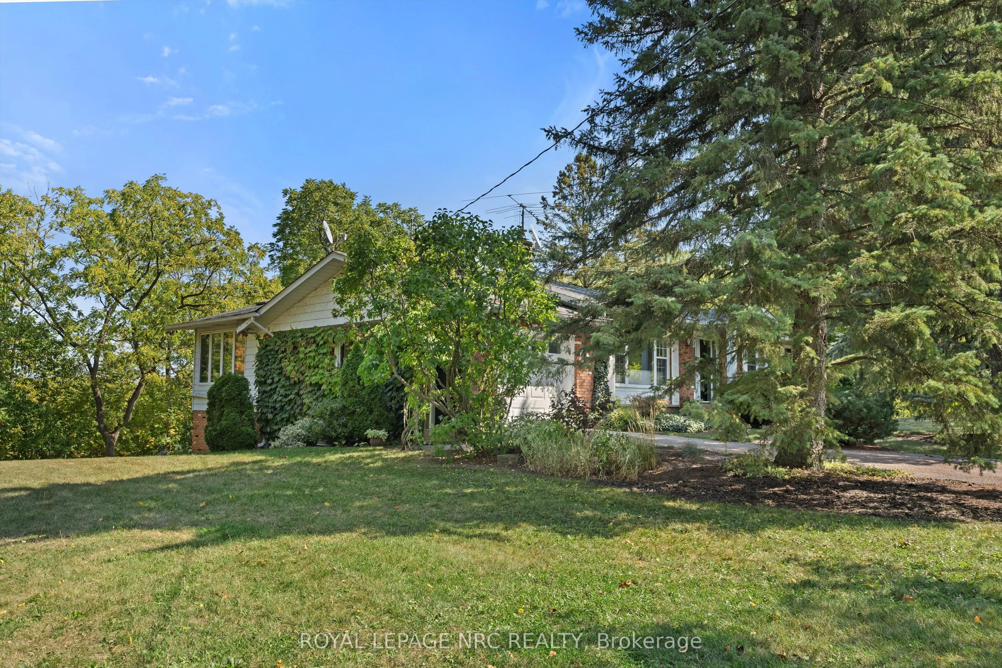 3433 Robbins Avenue
