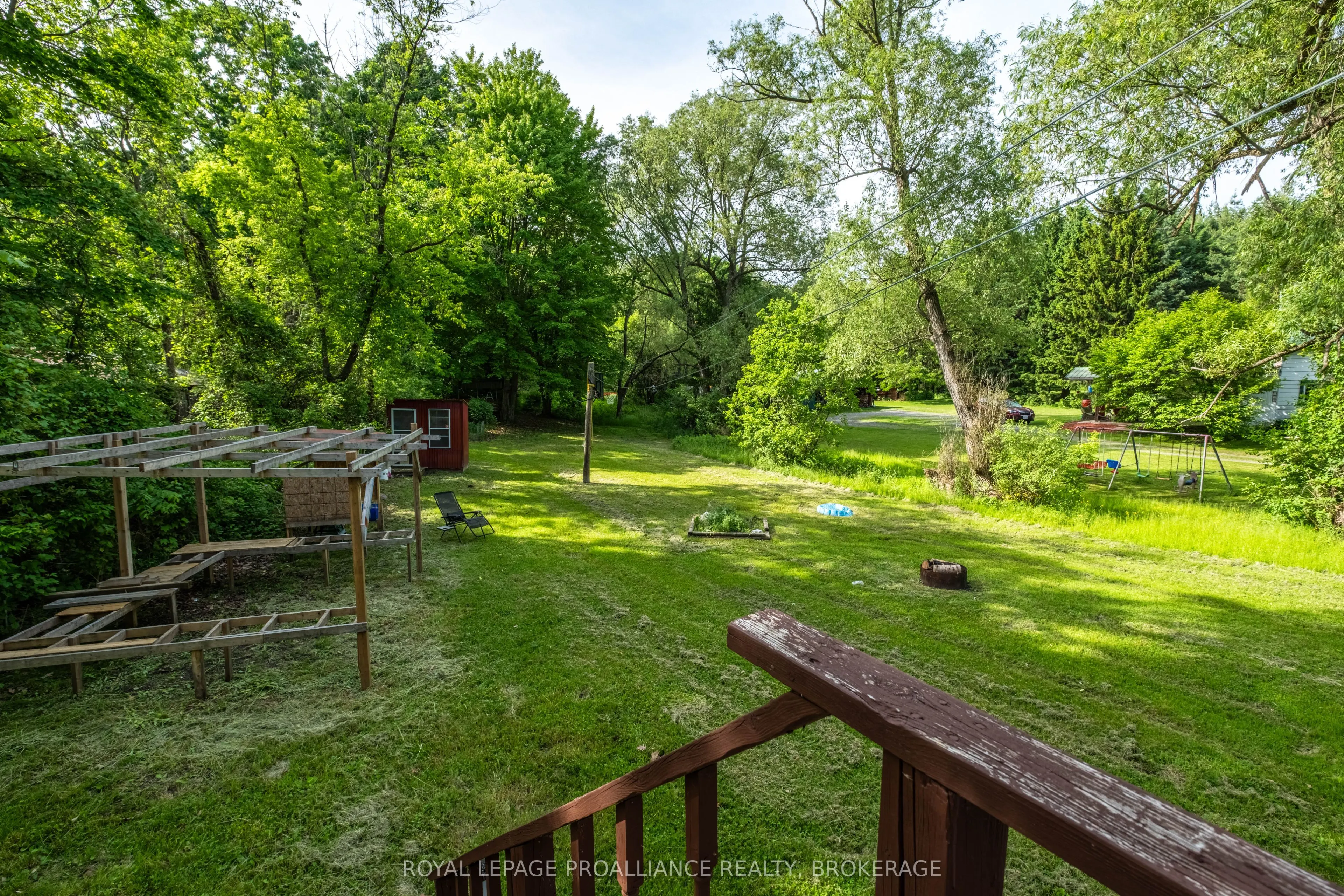 32 Old River Road