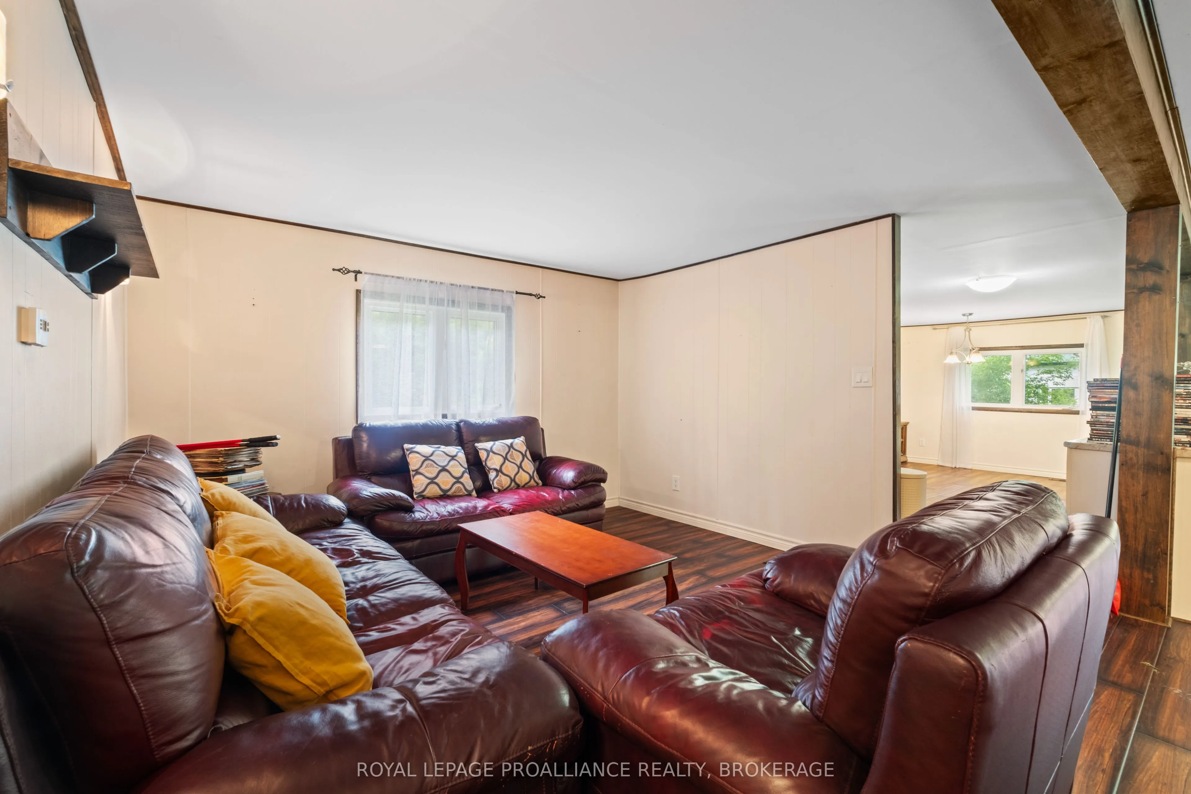 32 Old River Road