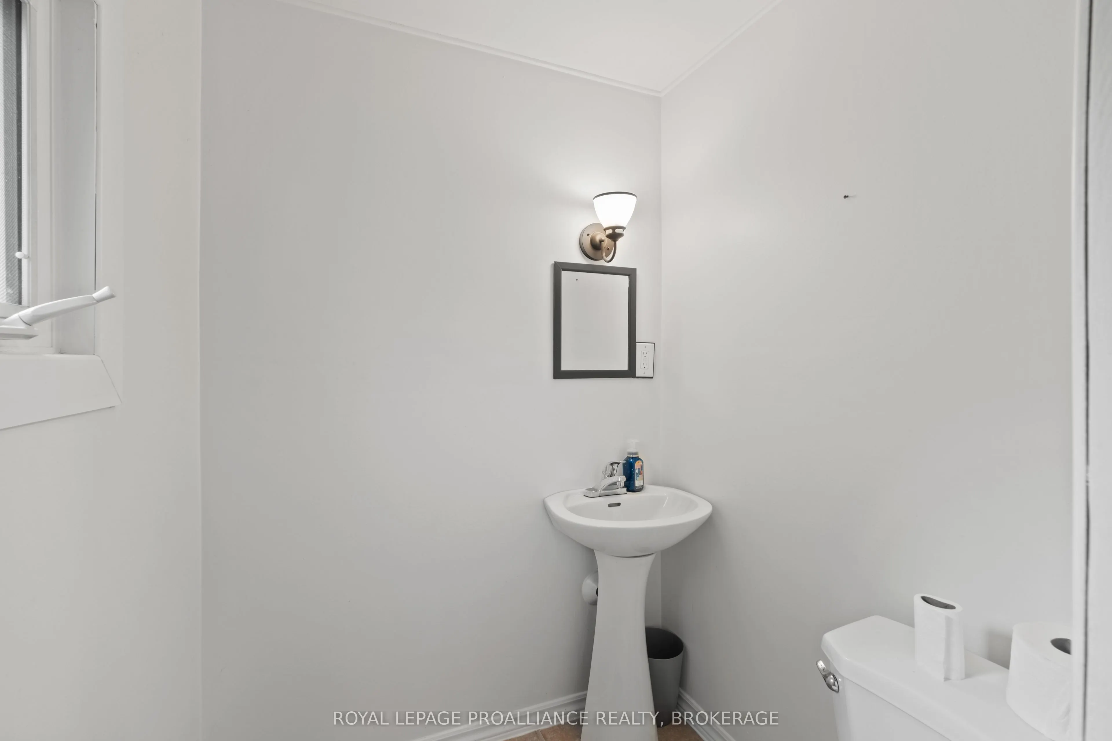 32 Old River Road