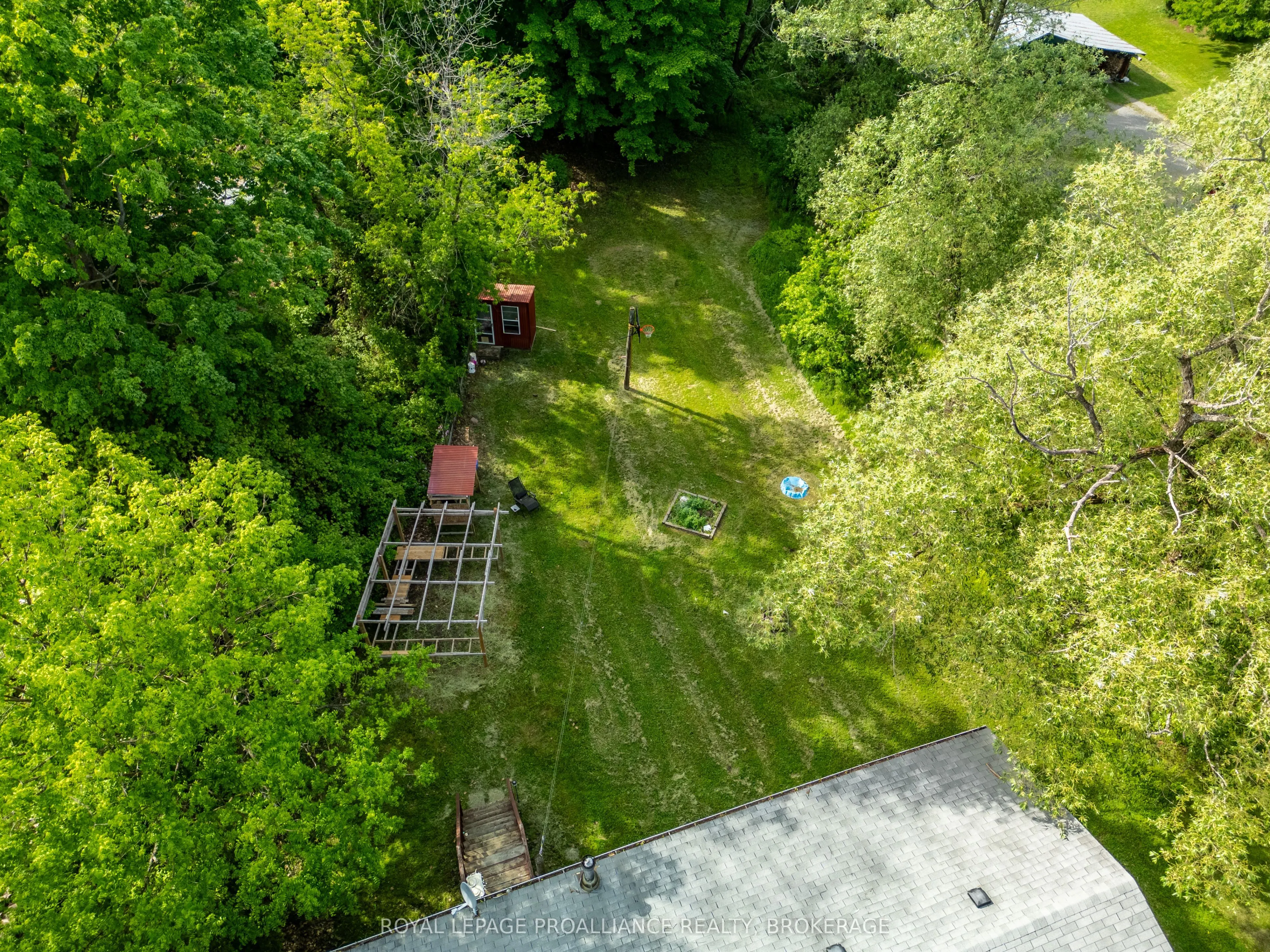 32 Old River Road