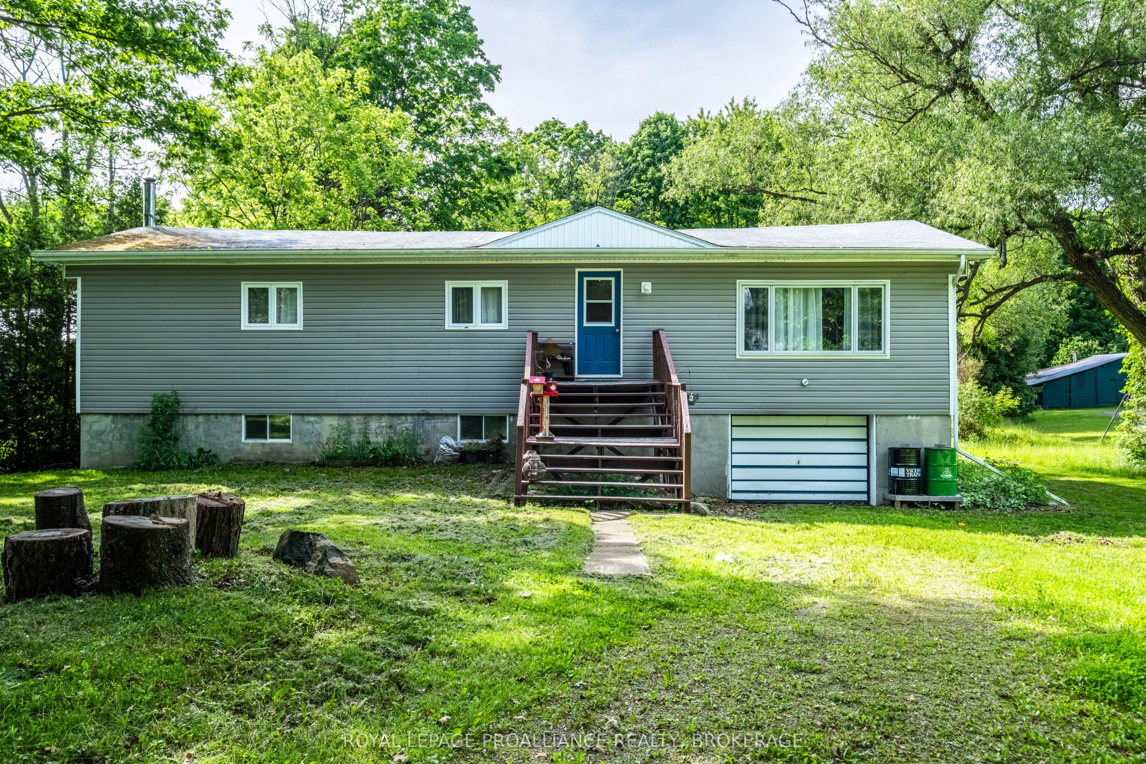 32 Old River Road