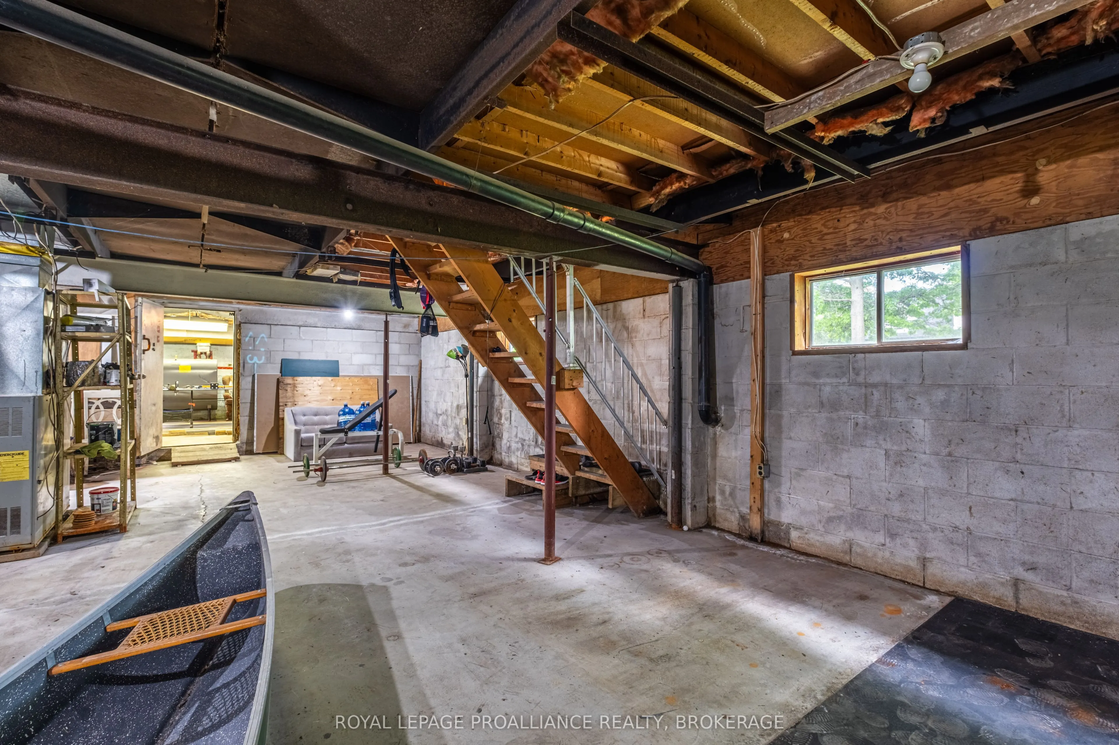 32 Old River Road