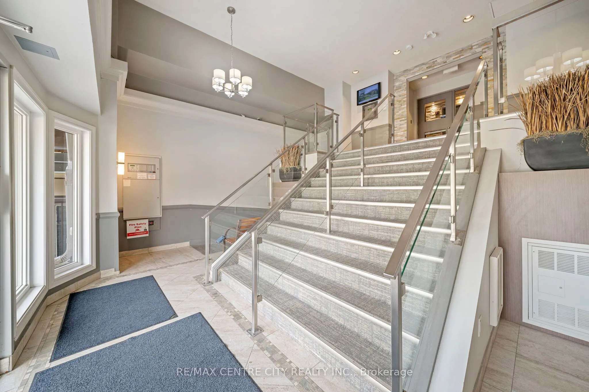 9 Jacksway Crescent, #202