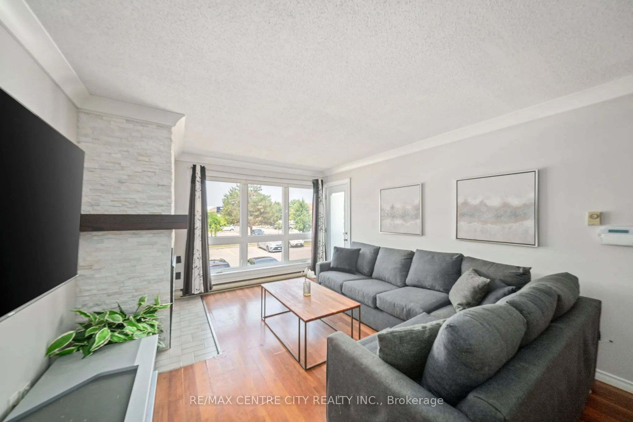 9 Jacksway Crescent, #202