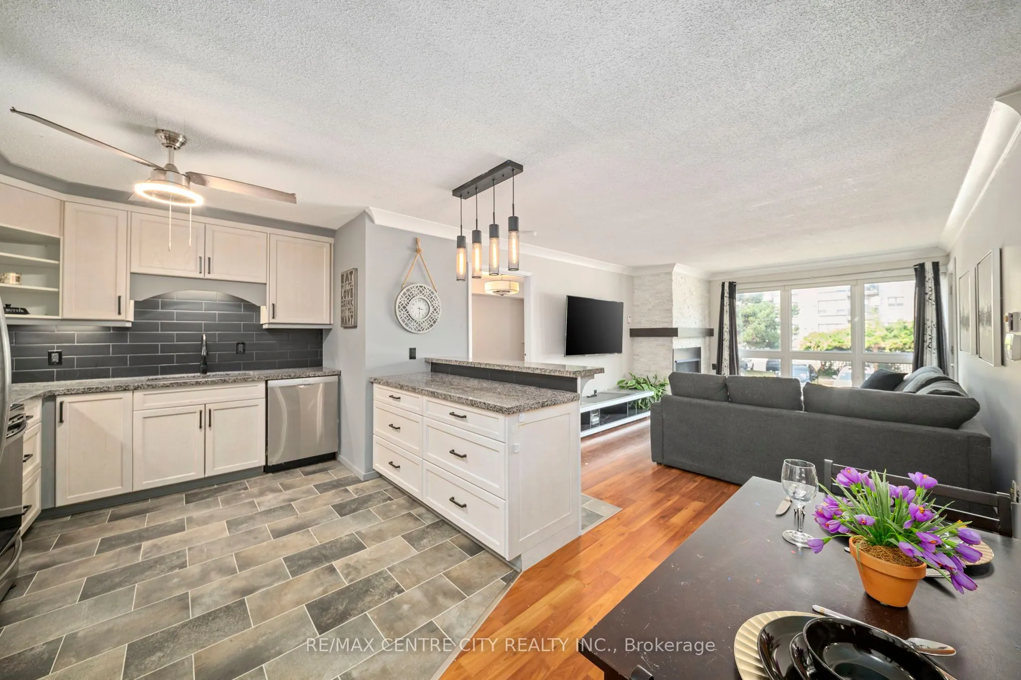 9 Jacksway Crescent, #202