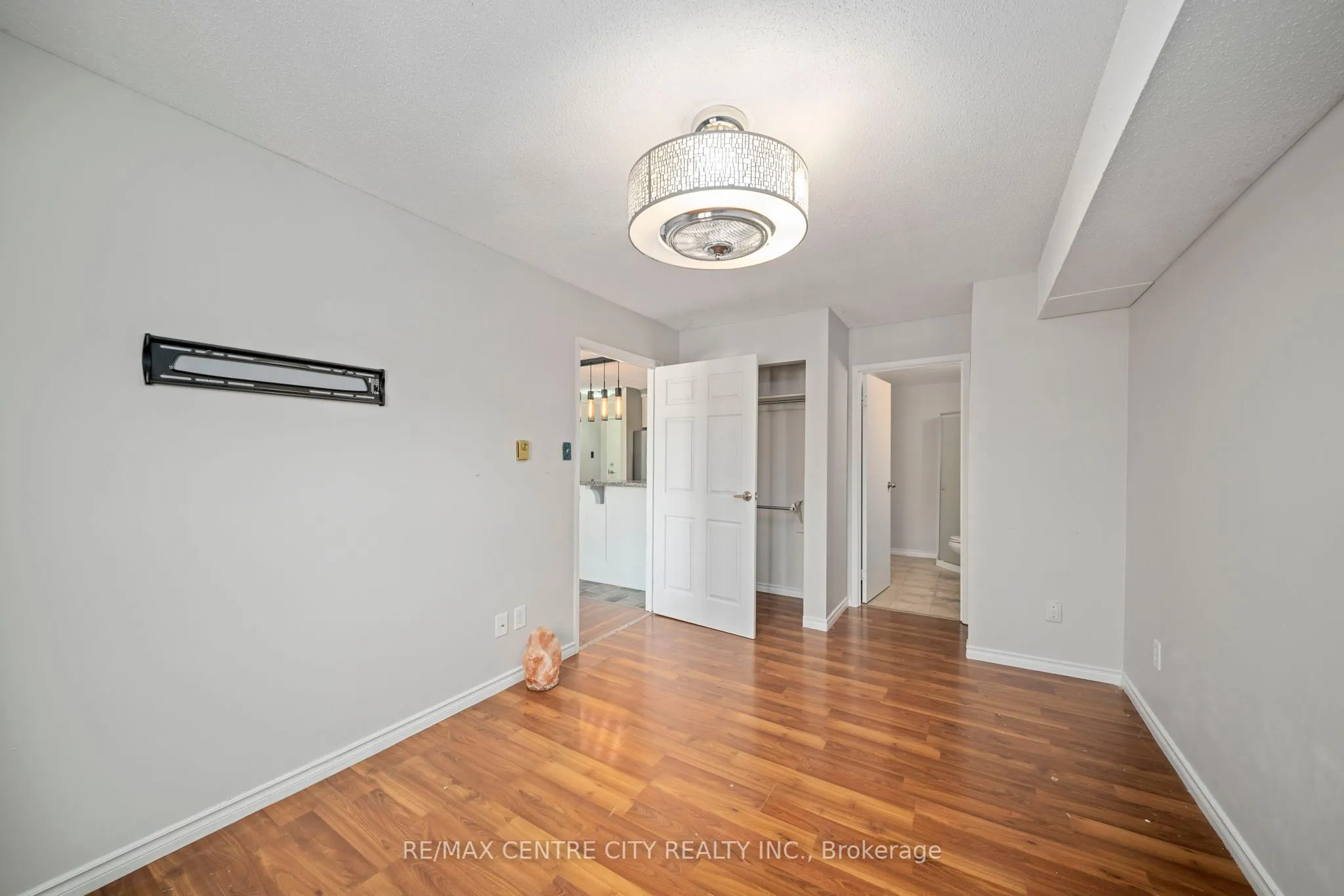9 Jacksway Crescent, #202