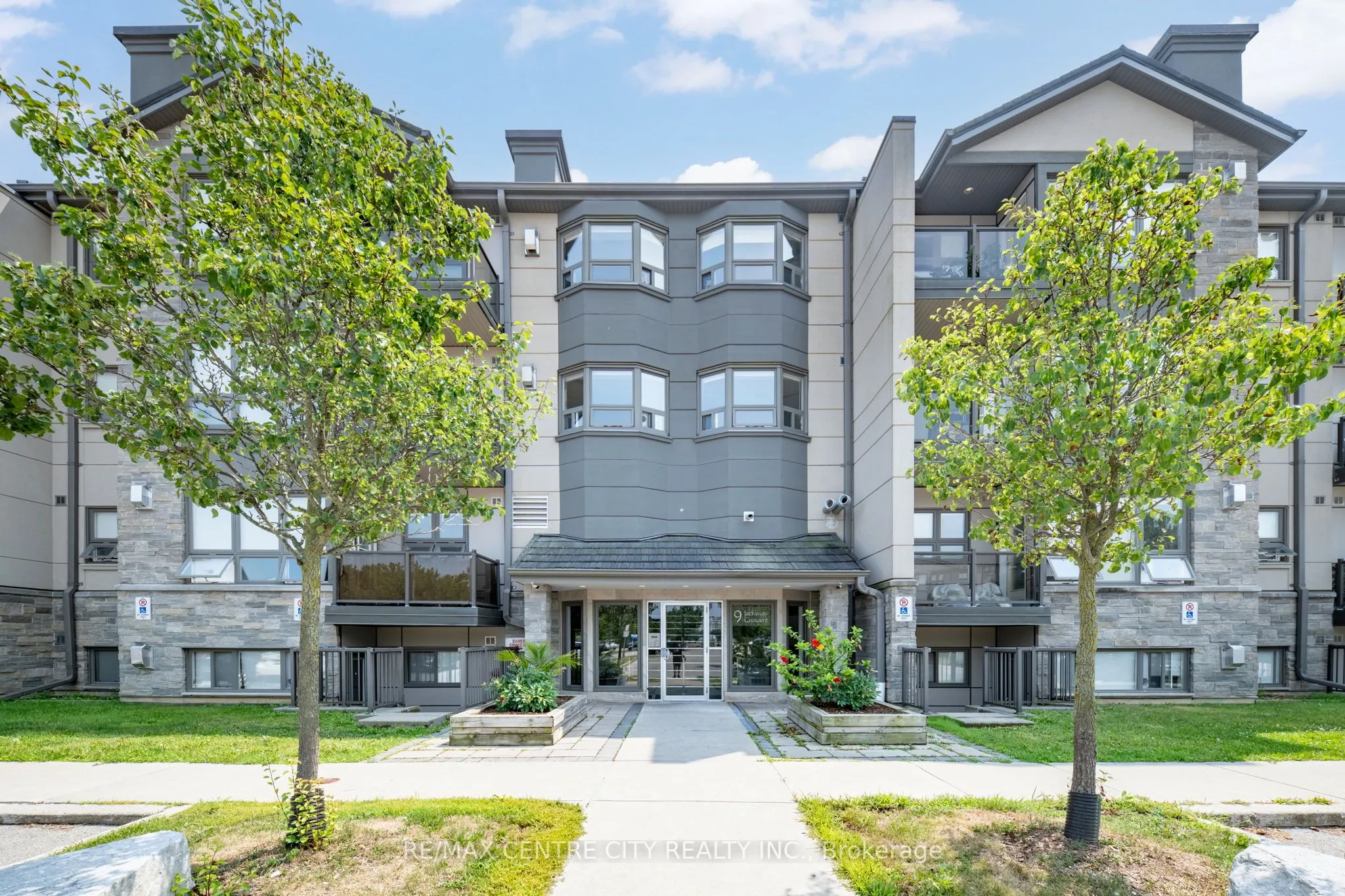 9 Jacksway Crescent, #202