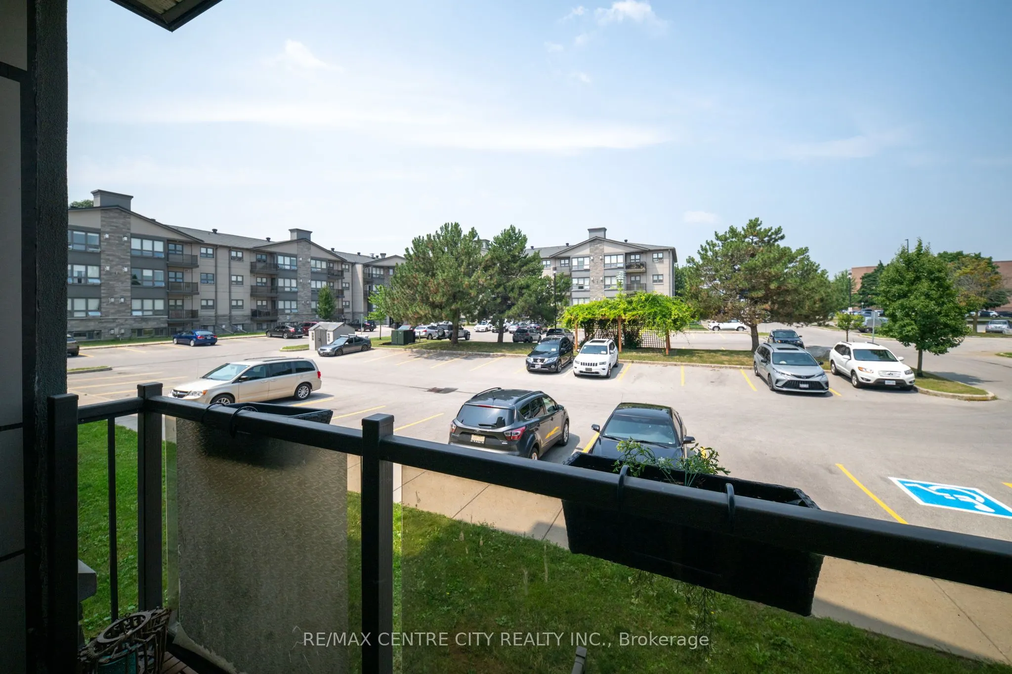 9 Jacksway Crescent, #202