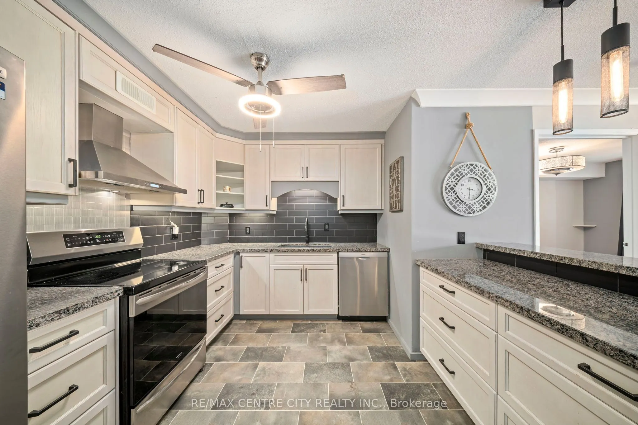 9 Jacksway Crescent, #202